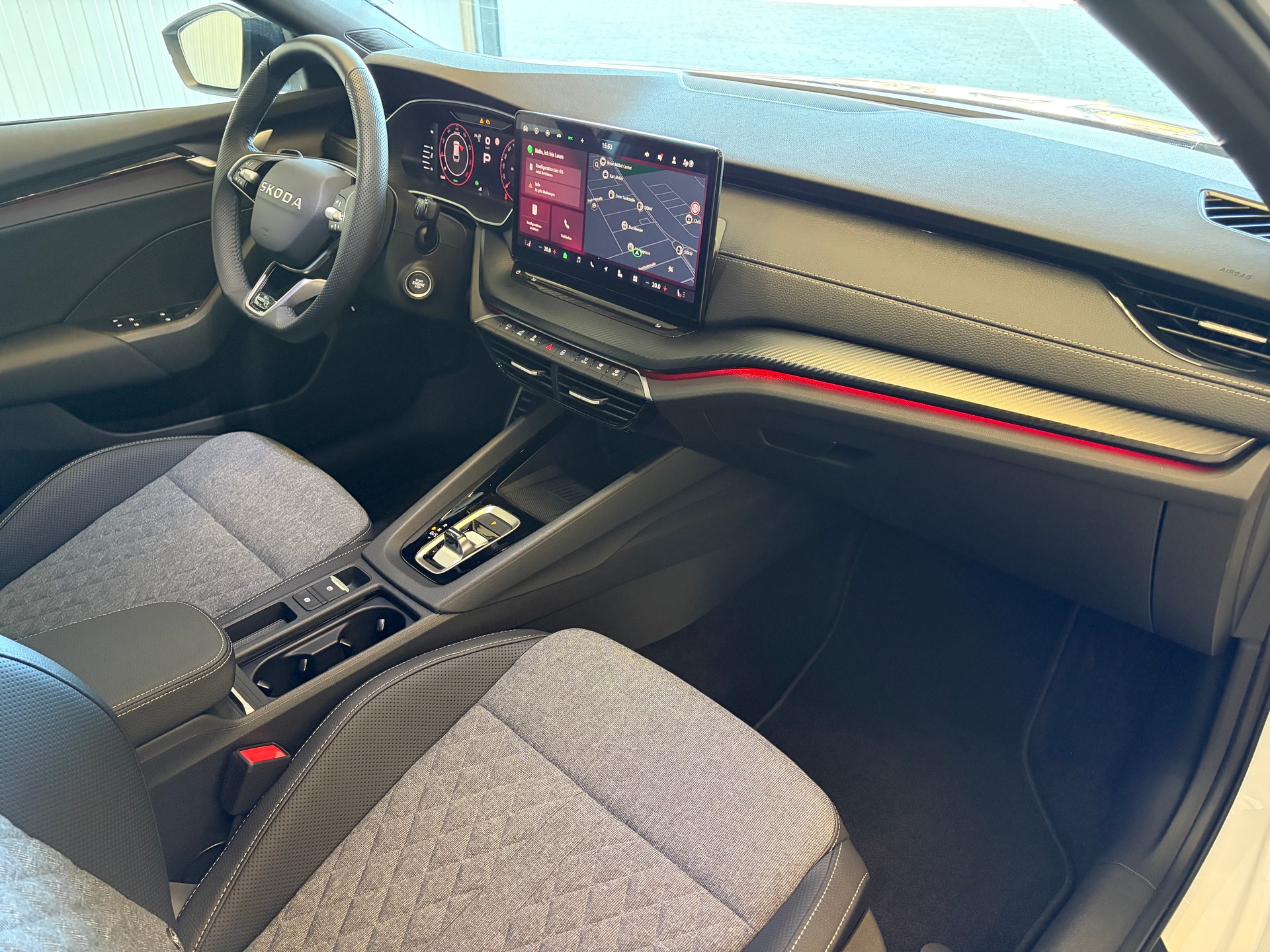 SKODA Octavia Kombi 1.5 TSI mHEV DSG Sportline SPORTSCHALENSITZE ANHÄNGEKUPPLUNG - HERSTELLERGARANTIE BIS 2029!-image-5