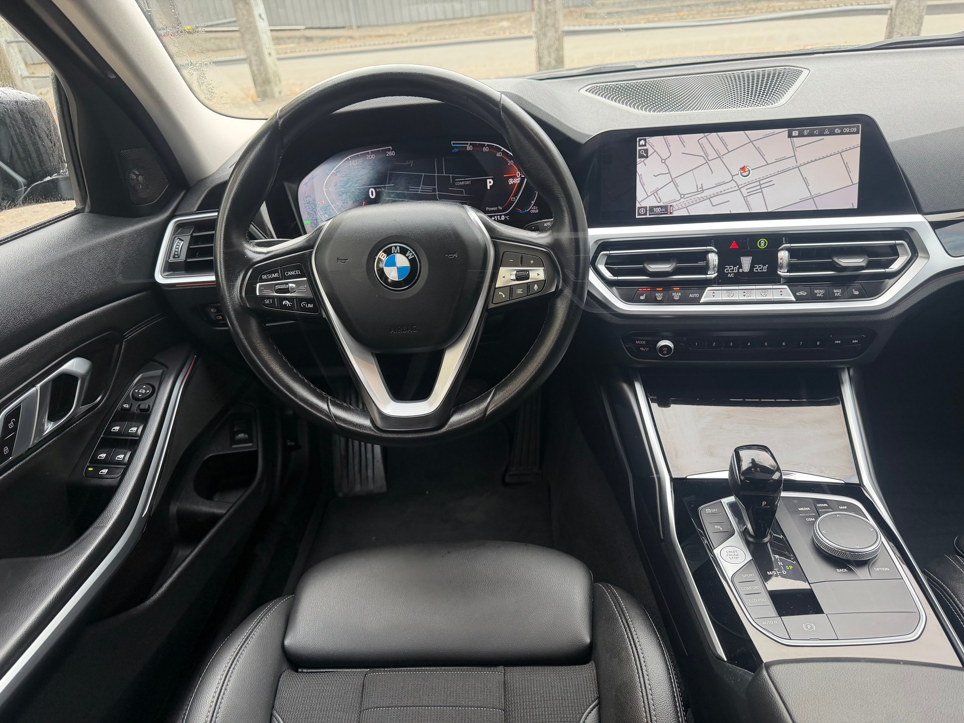 BMW 320d xDrive 48V Touring Steptronic * Teil-Leder * Gr. Navi * LED * PDC V&H * Tempomat * Frisch Ab MFK-image-2