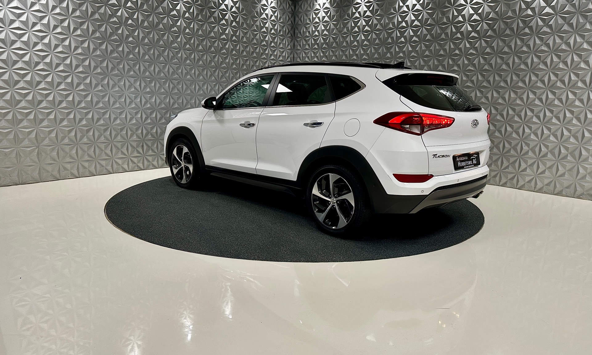 HYUNDAI Tucson 2.0 CRDI Vertex 4WD Automatic-image-5