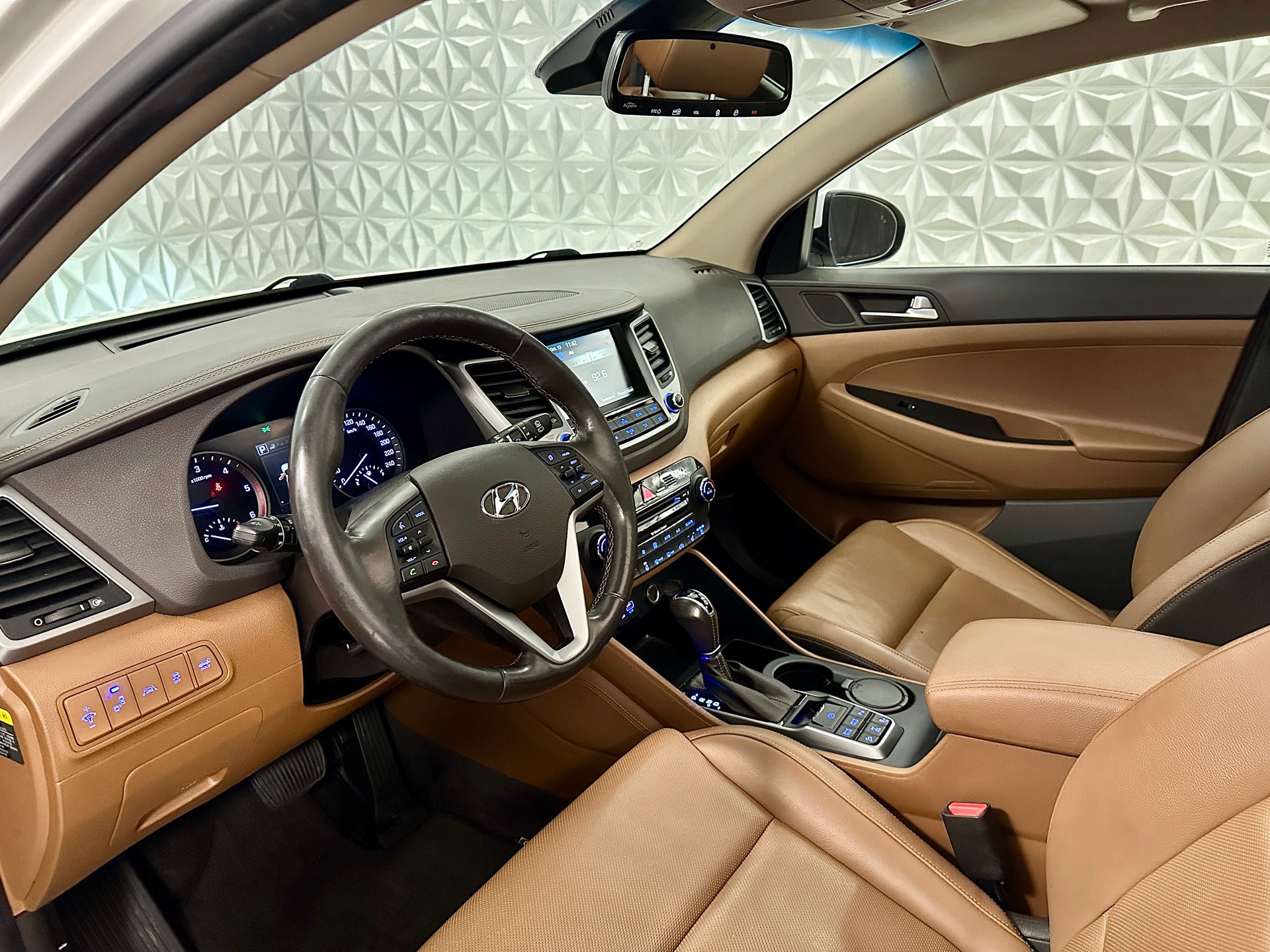 HYUNDAI Tucson 2.0 CRDI Vertex 4WD Automatic-image-9