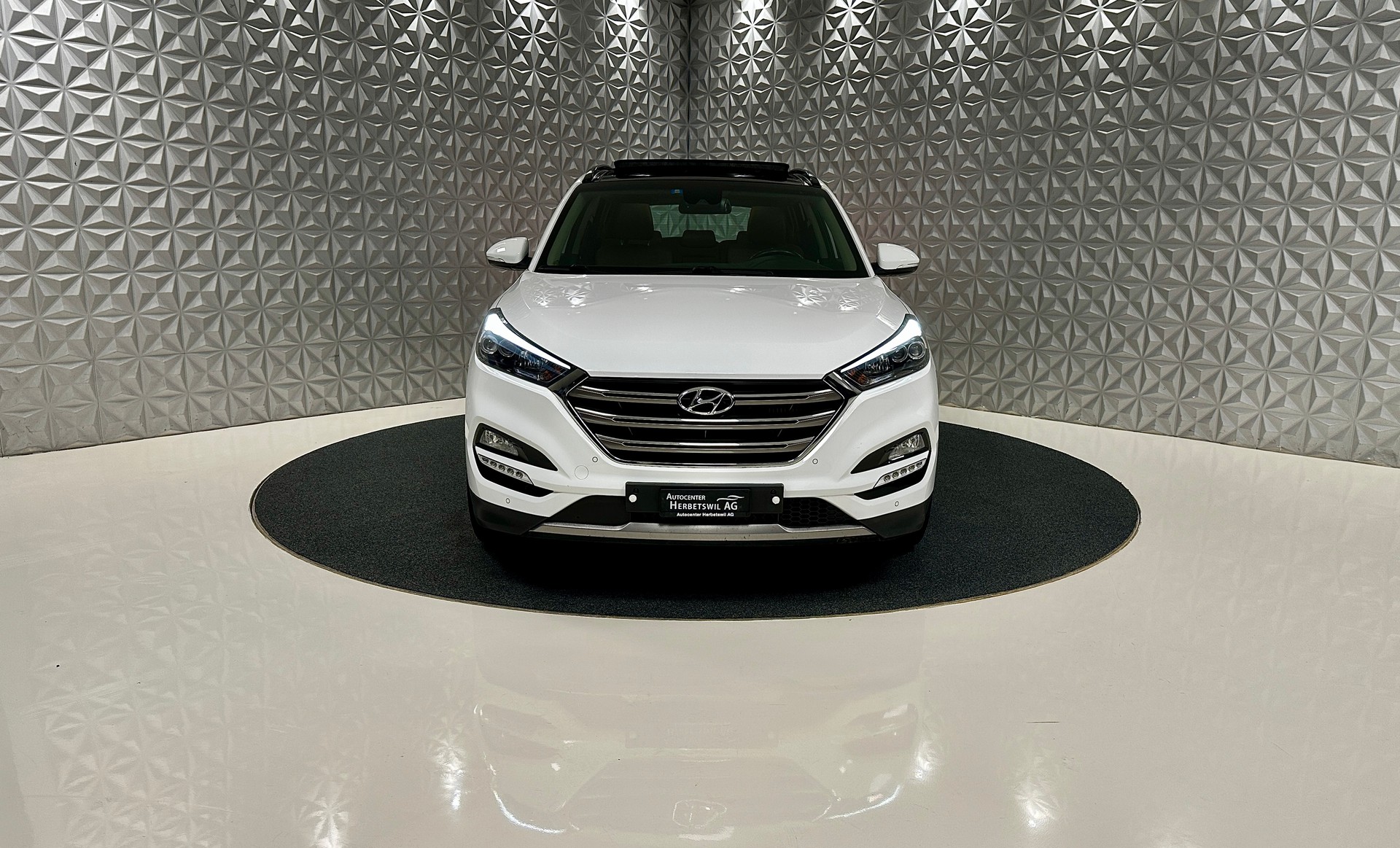 HYUNDAI Tucson 2.0 CRDI Vertex 4WD Automatic-image-1