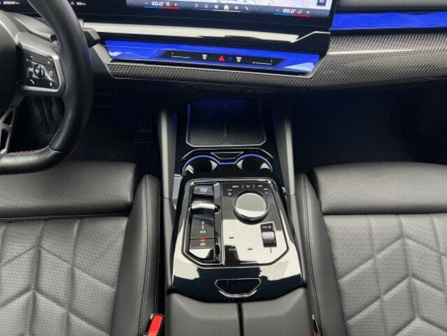 BMW i5 G60 M60 xDrive-image-11
