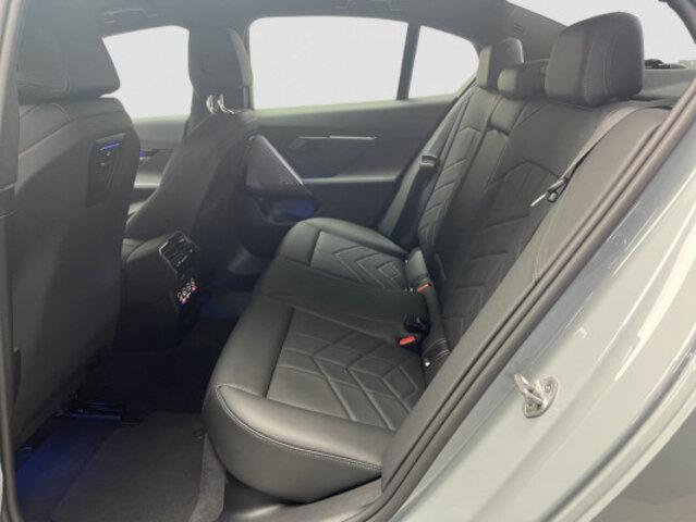 BMW i5 G60 M60 xDrive-image-9