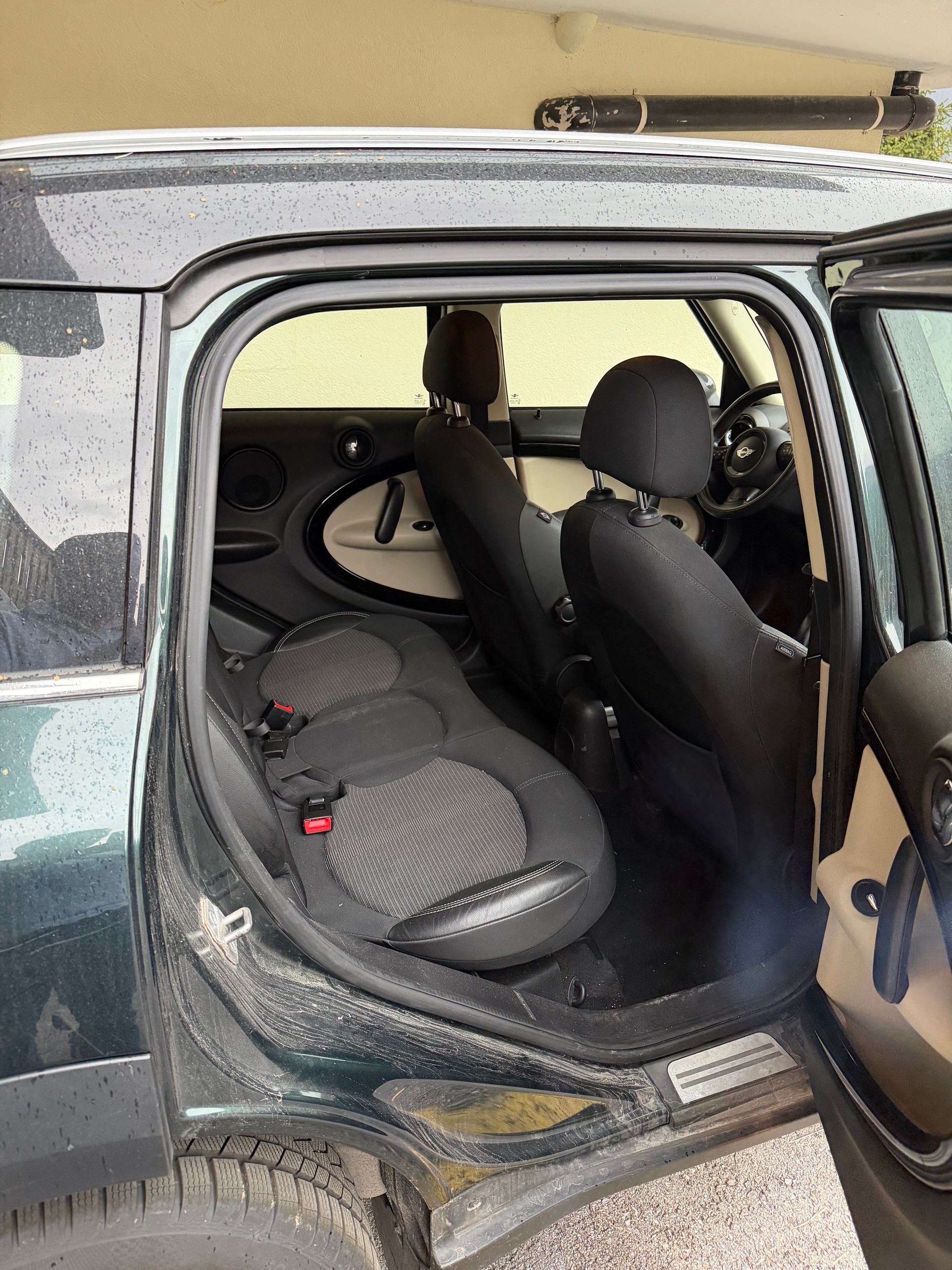 MINI 1.6 D Cooper ALL4-image-1