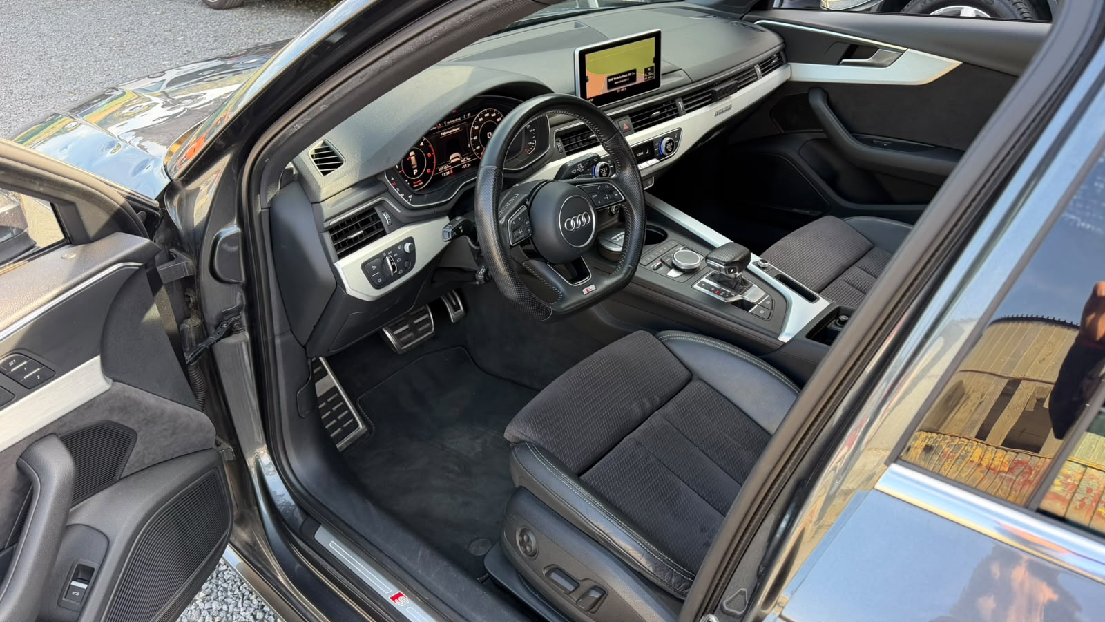 AUDI A4 Avant 3.0 TDI Sport quattro tiptronic-image-9