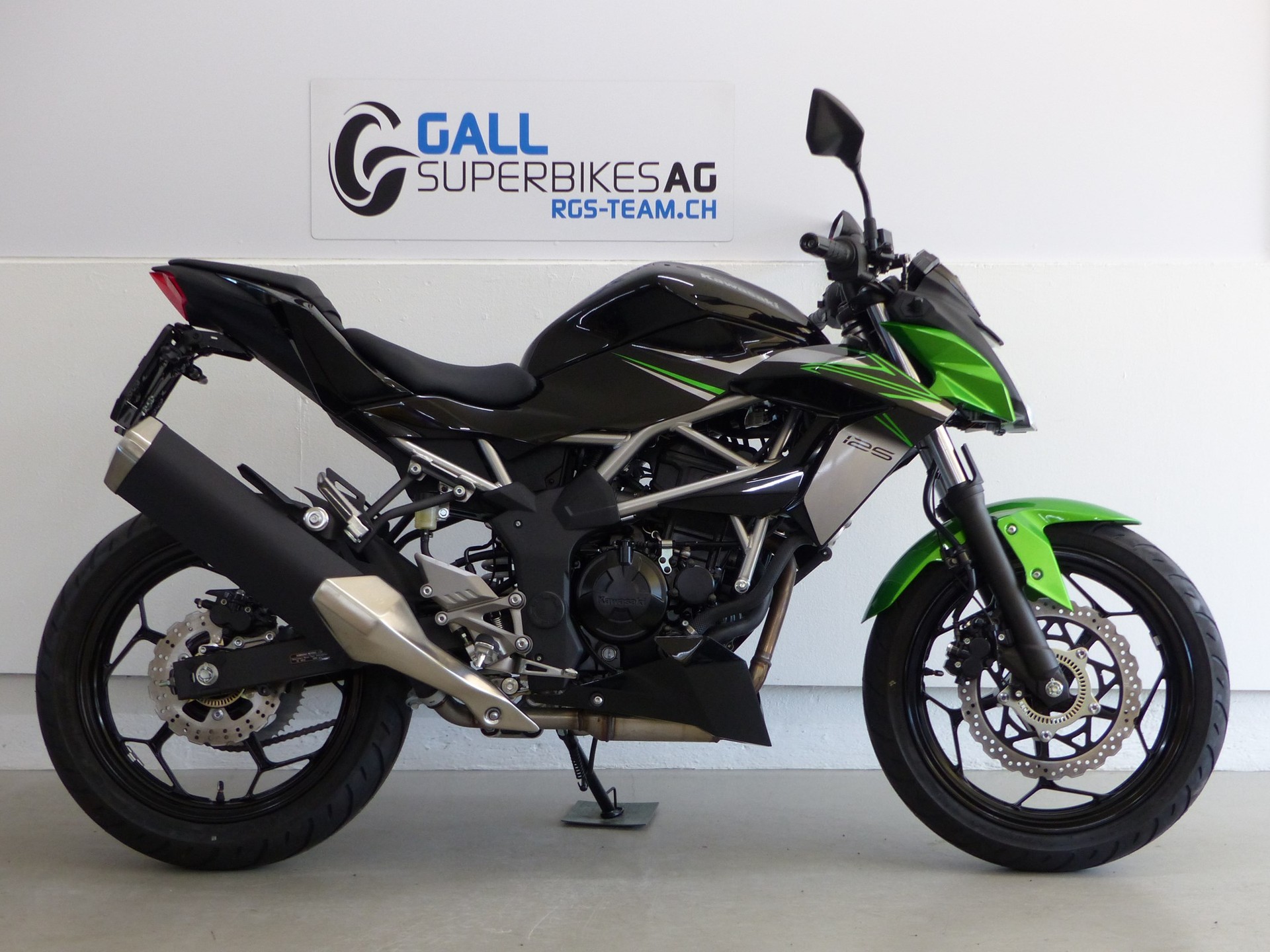 KAWASAKI Z 125 ABS mit Zubehör