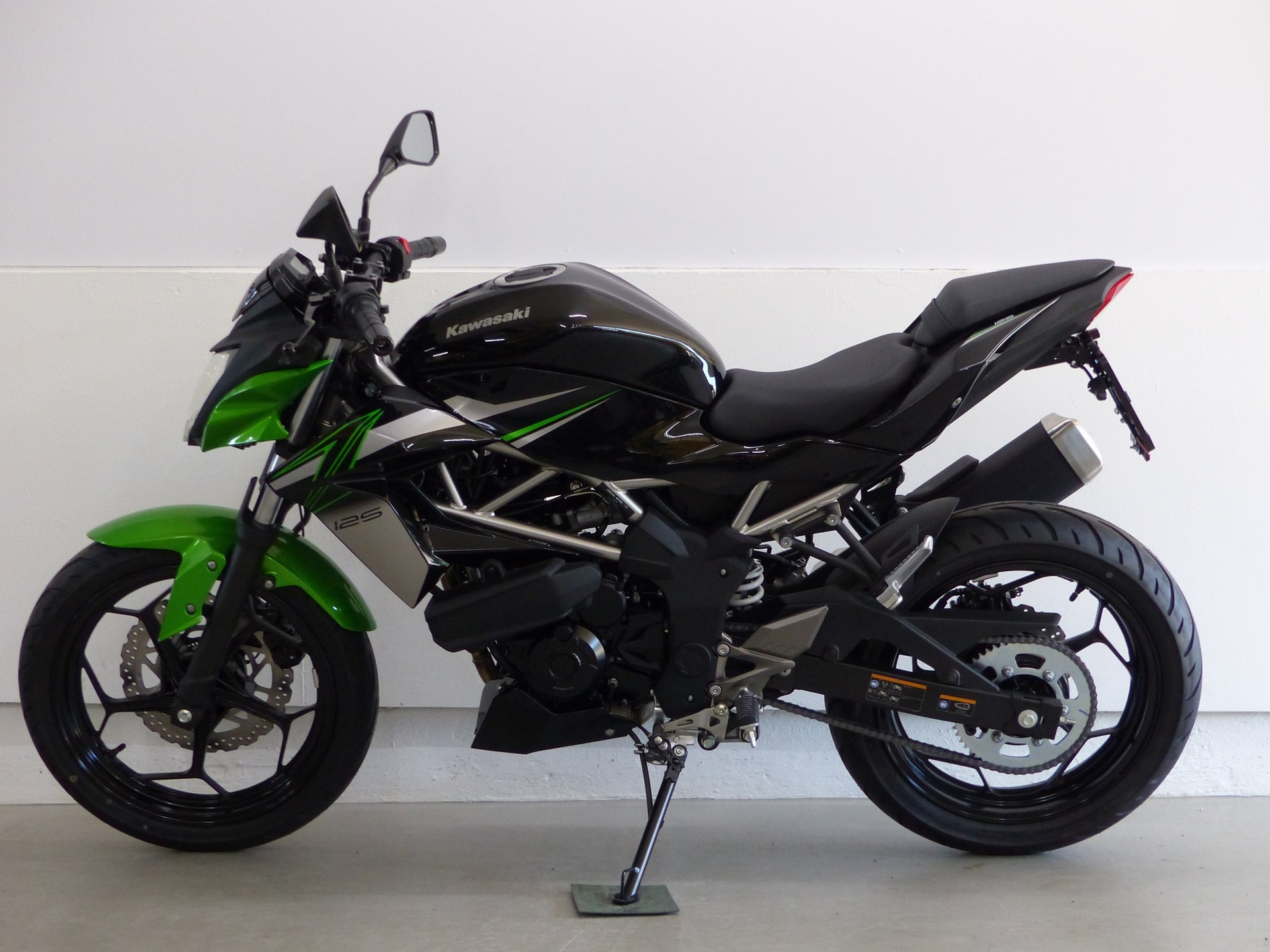 KAWASAKI Z 125 ABS mit Zubehör-showroom-element-3