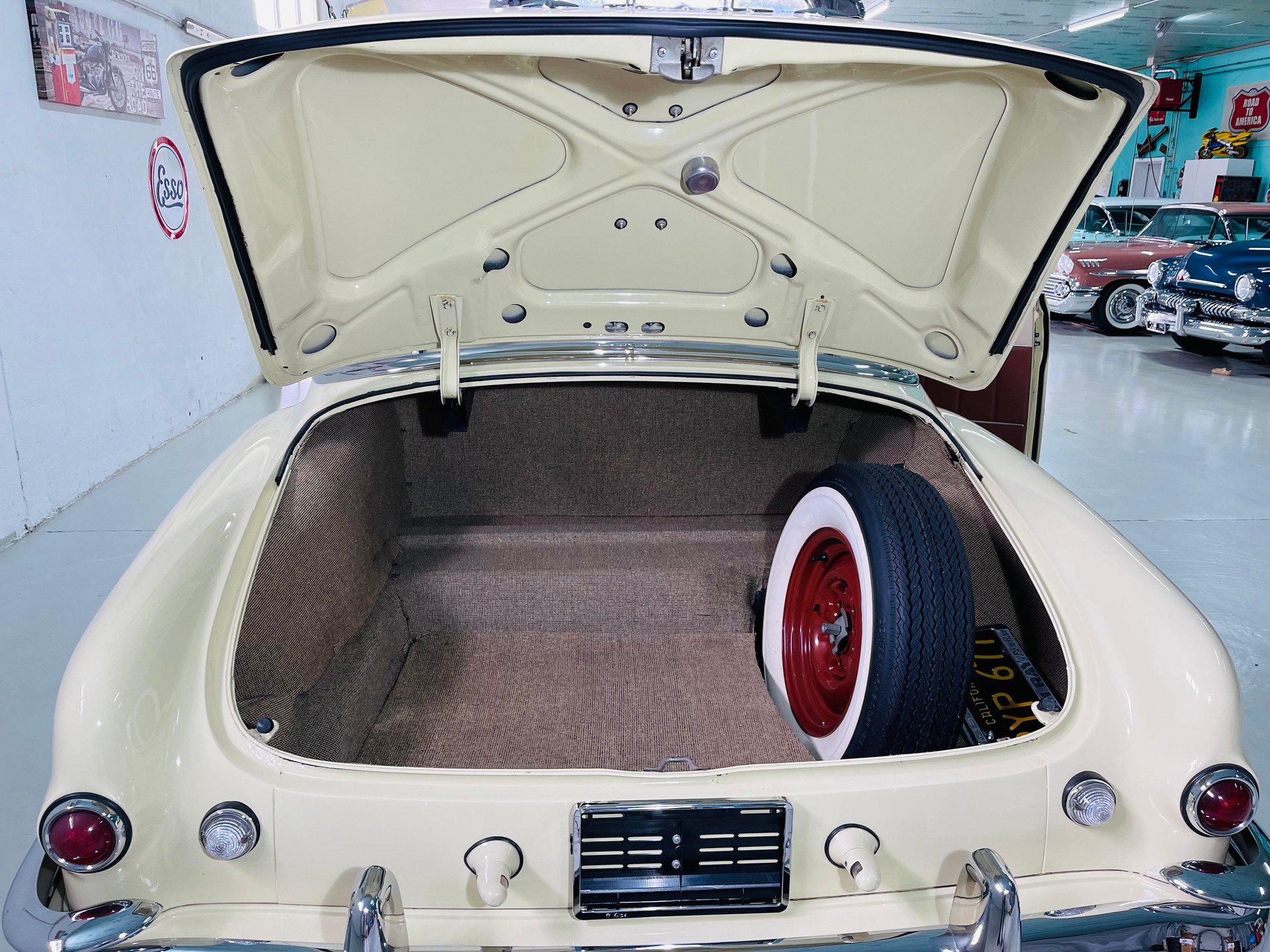 PONTIAC Catalina Super Deluxe Sport Coupe-image-9