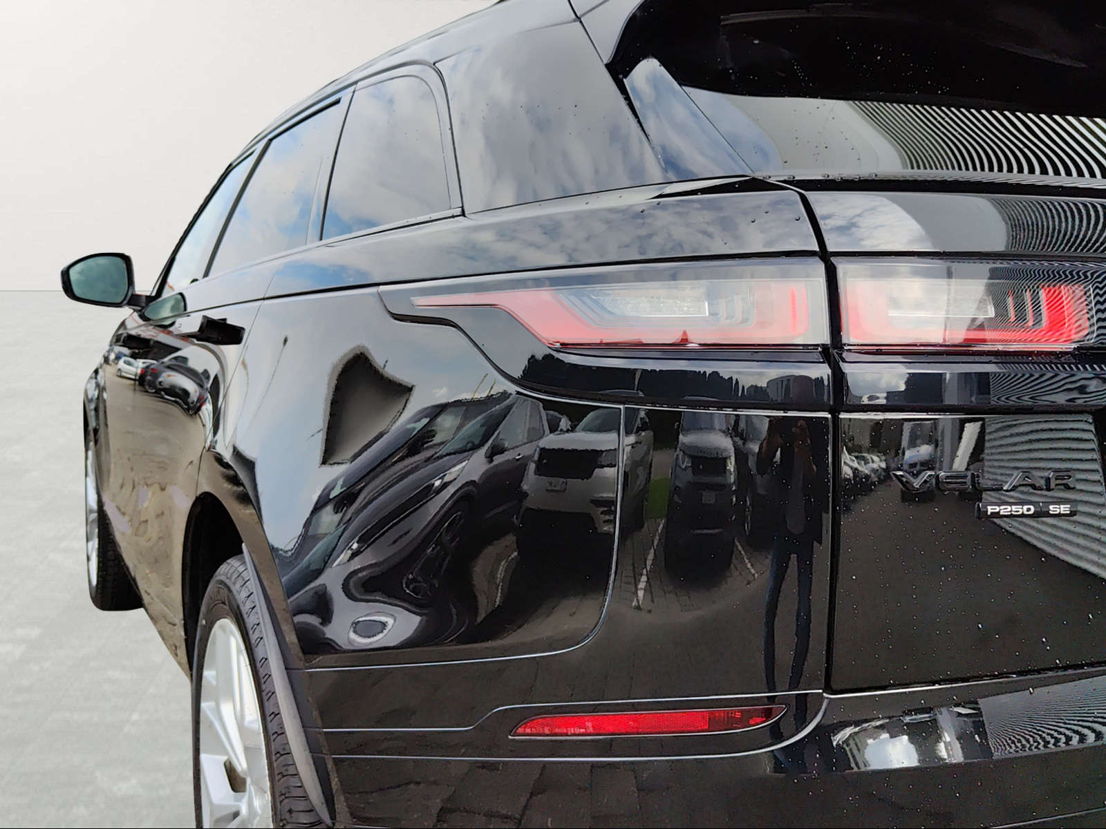 LAND ROVER Range Rover Velar R-Dynamic P 250 SE Automatic-image-15