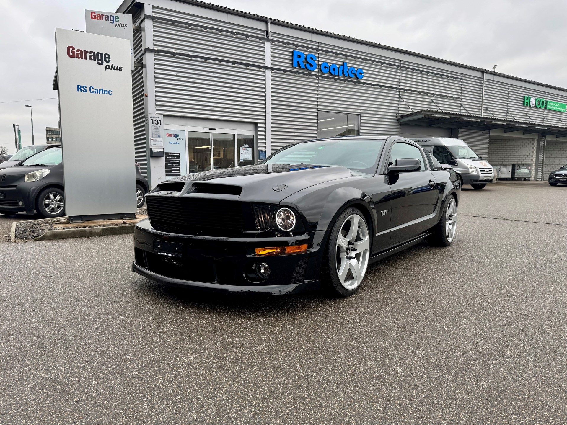 FORD GT-image-0