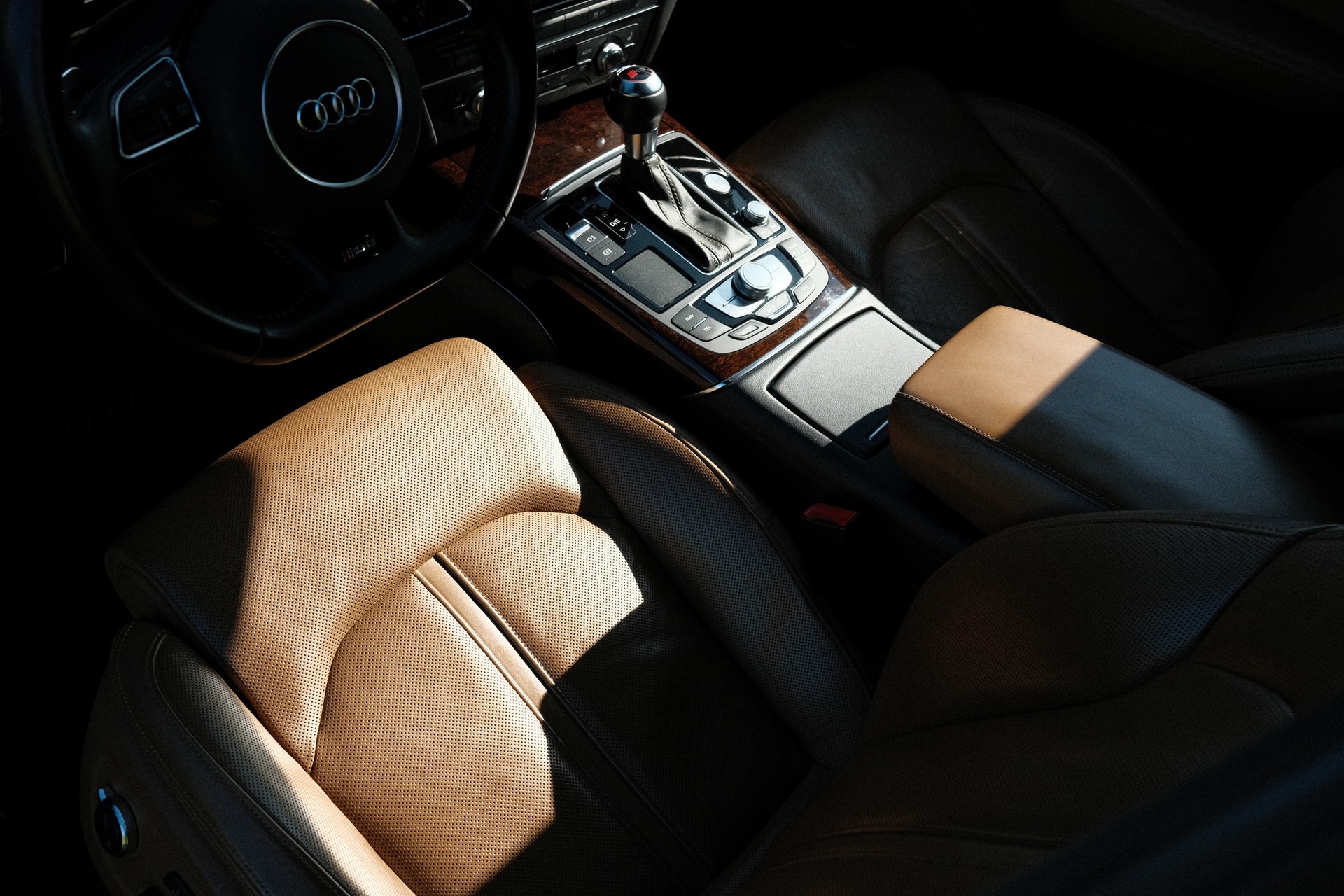 AUDI RS6 Avant 4.0 TFSI V8 quattro Tiptronic-image-10