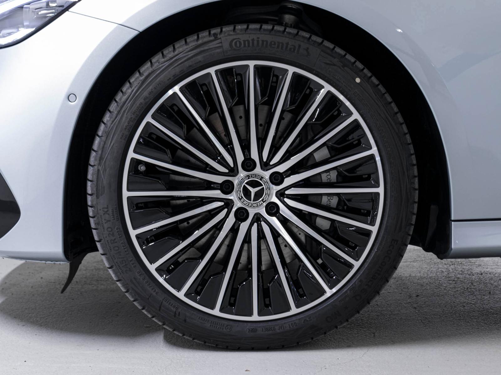 MERCEDES-BENZ E 220 d 4MATIC T-Modell-image-14