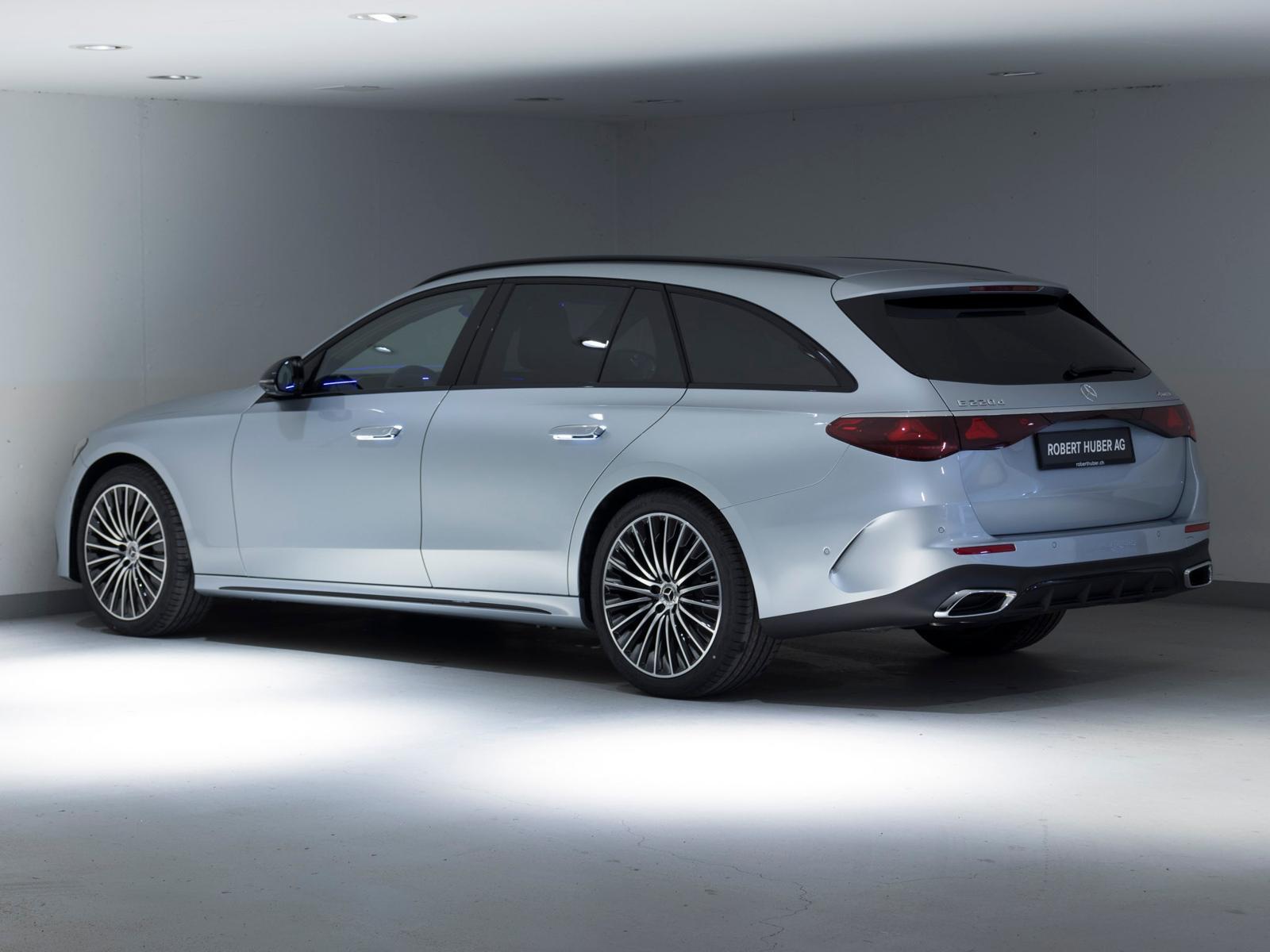 MERCEDES-BENZ E 220 d 4MATIC T-Modell-image-4
