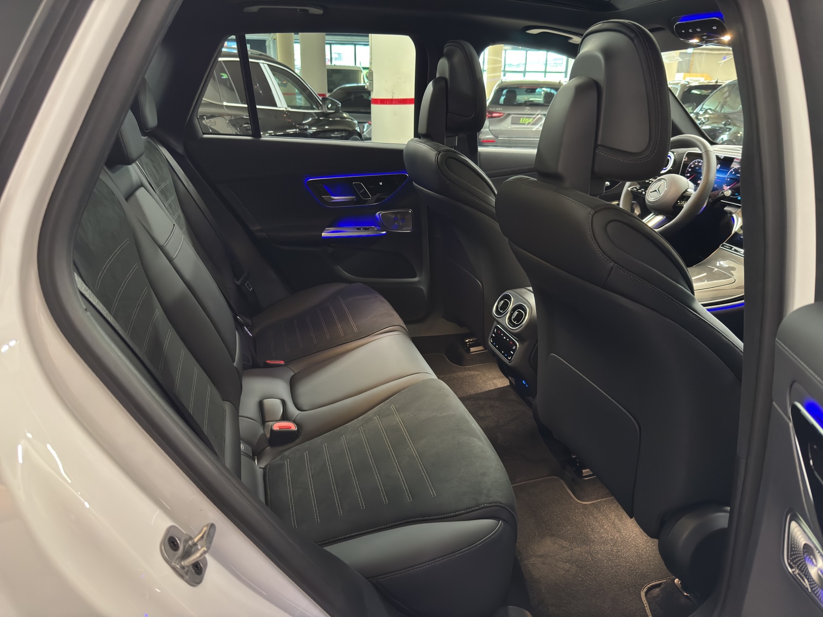 MERCEDES-BENZ GLC 220 d AMG Line 4Matic-image-9