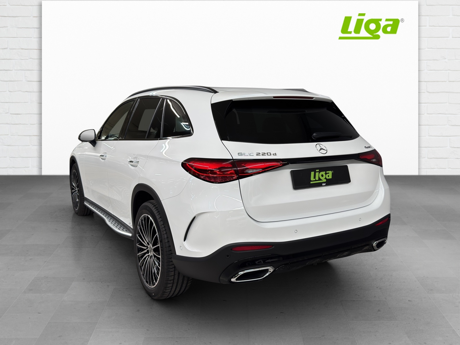 MERCEDES-BENZ GLC 220 d AMG Line 4Matic-image-3