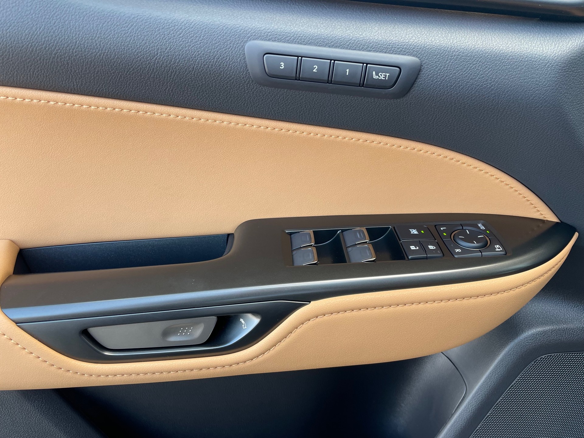LEXUS NX 350h E-FOUR Comfort-image-11