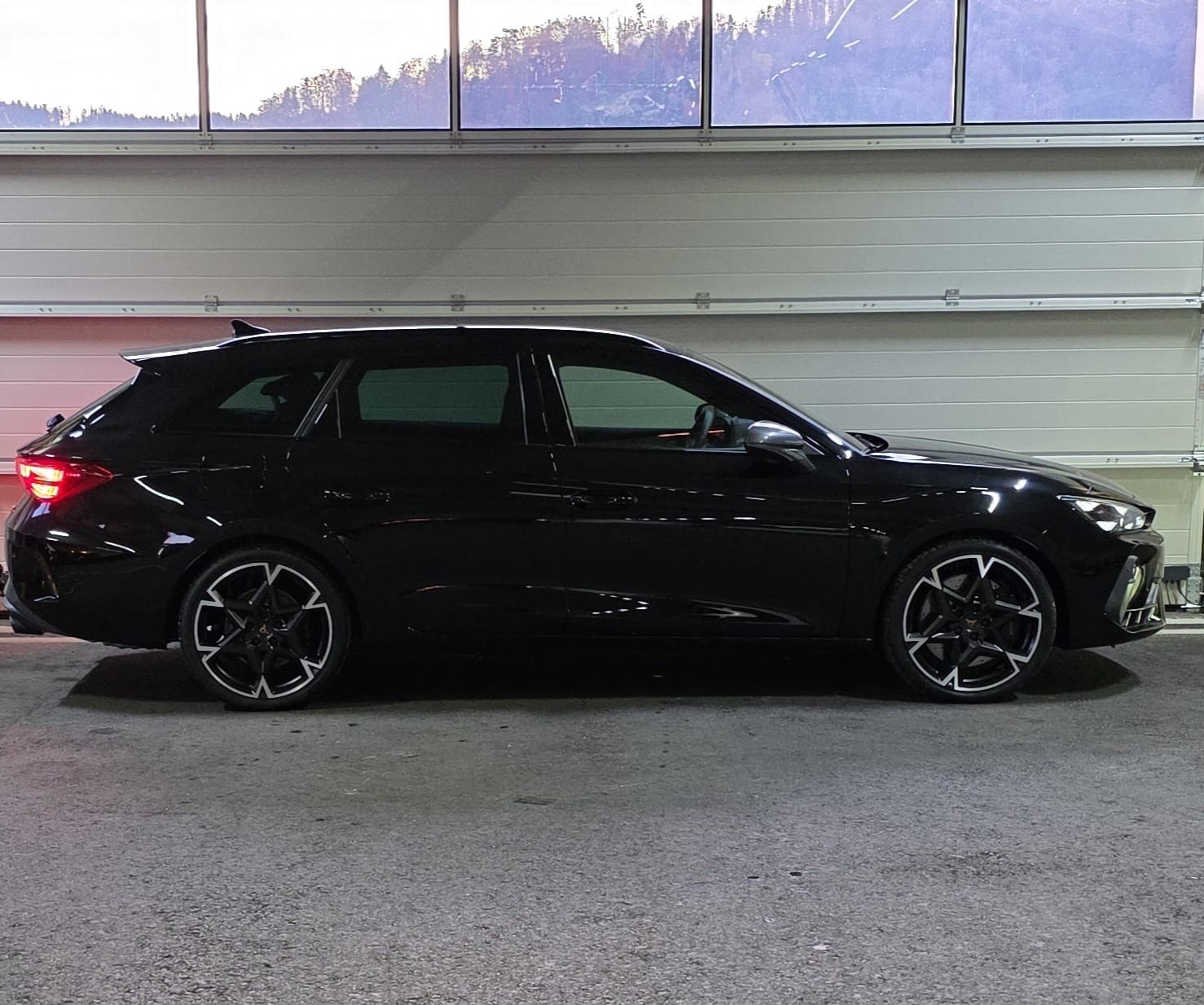 CUPRA LEON ST 2.0 TSI VZ DSG 4Drive + *Anhängerkupplung*-image-5