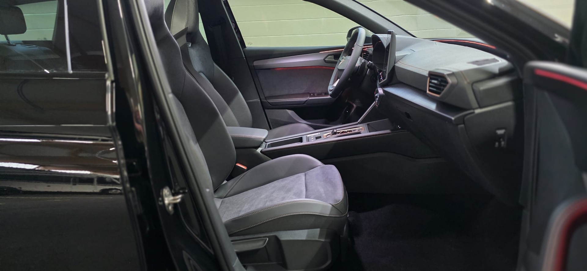 CUPRA LEON ST 2.0 TSI VZ DSG 4Drive + *Anhängerkupplung*-image-25