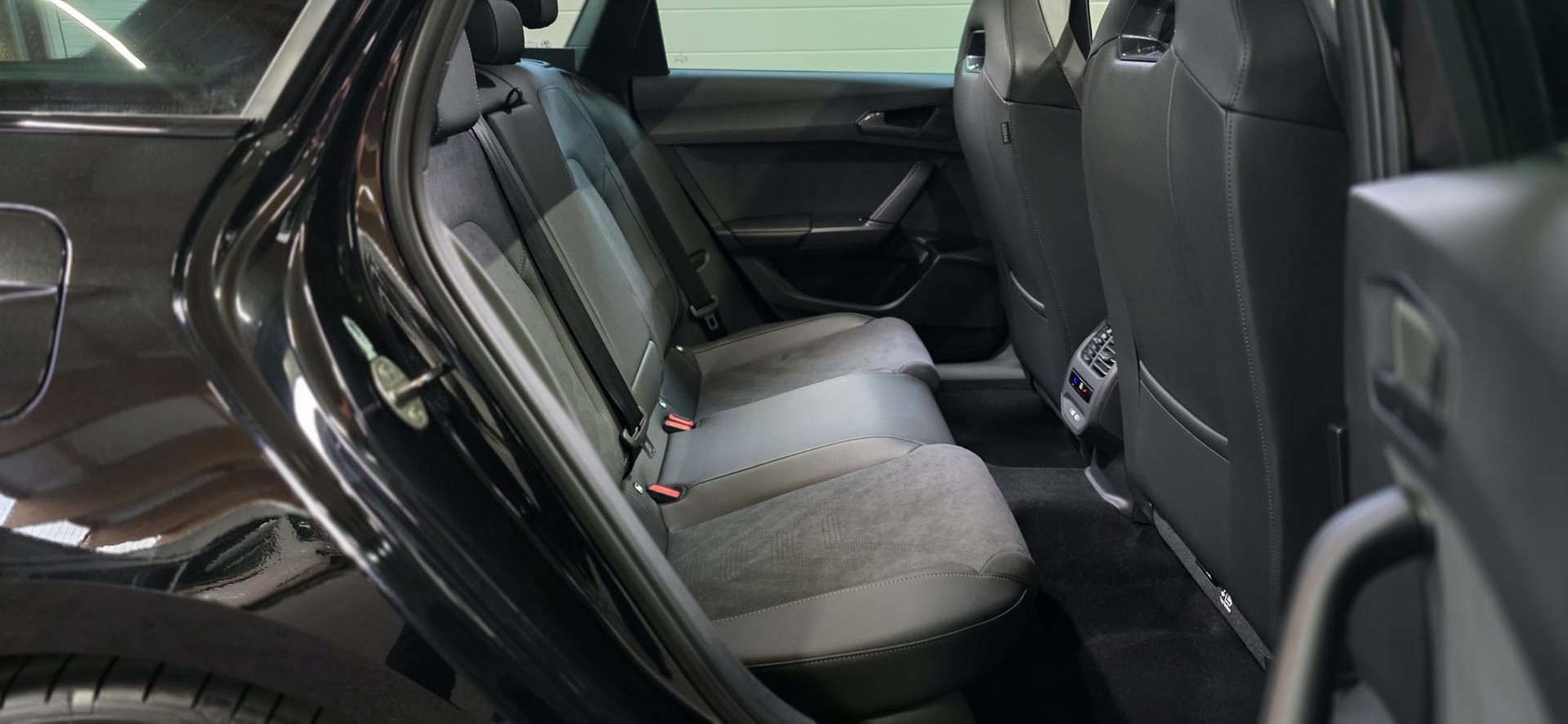CUPRA LEON ST 2.0 TSI VZ DSG 4Drive + *Anhängerkupplung*-image-27