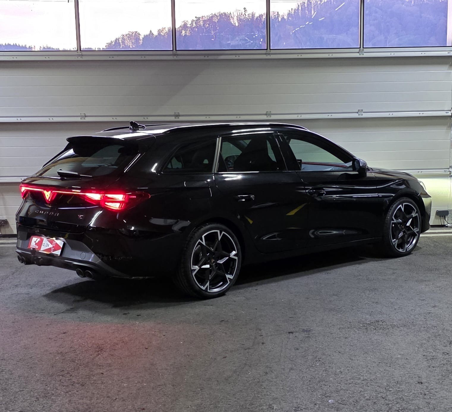 CUPRA LEON ST 2.0 TSI VZ DSG 4Drive + *Anhängerkupplung*-image-4