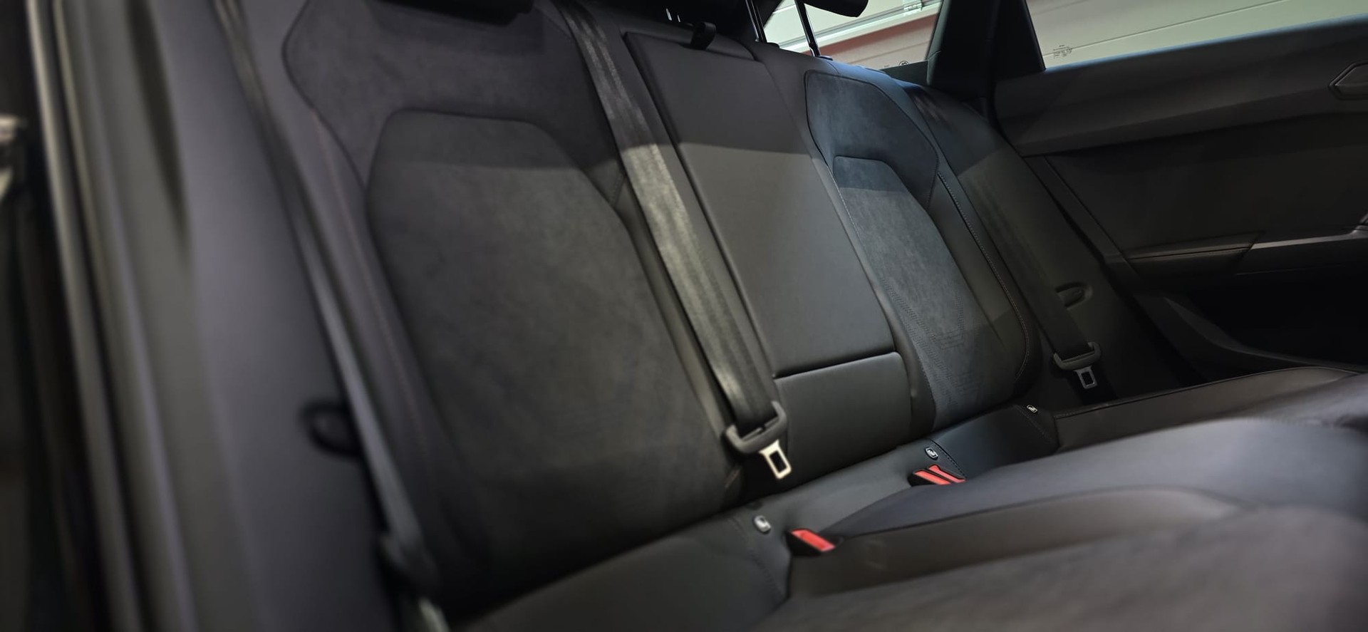 CUPRA LEON ST 2.0 TSI VZ DSG 4Drive + *Anhängerkupplung*-image-28