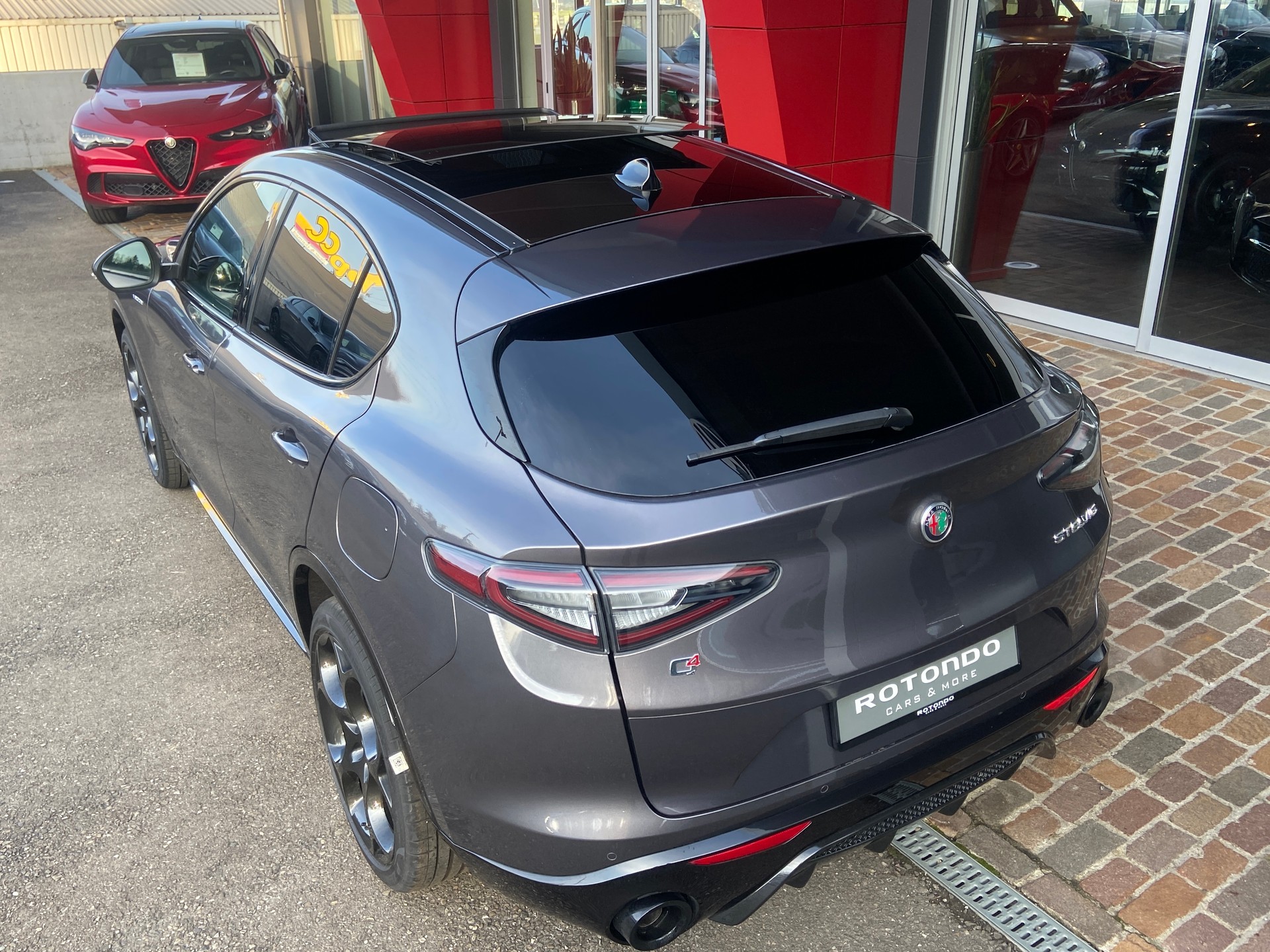 ALFA ROMEO Stelvio 2.0 Veloce Pack Premium Sky Q4 AT8-image-10