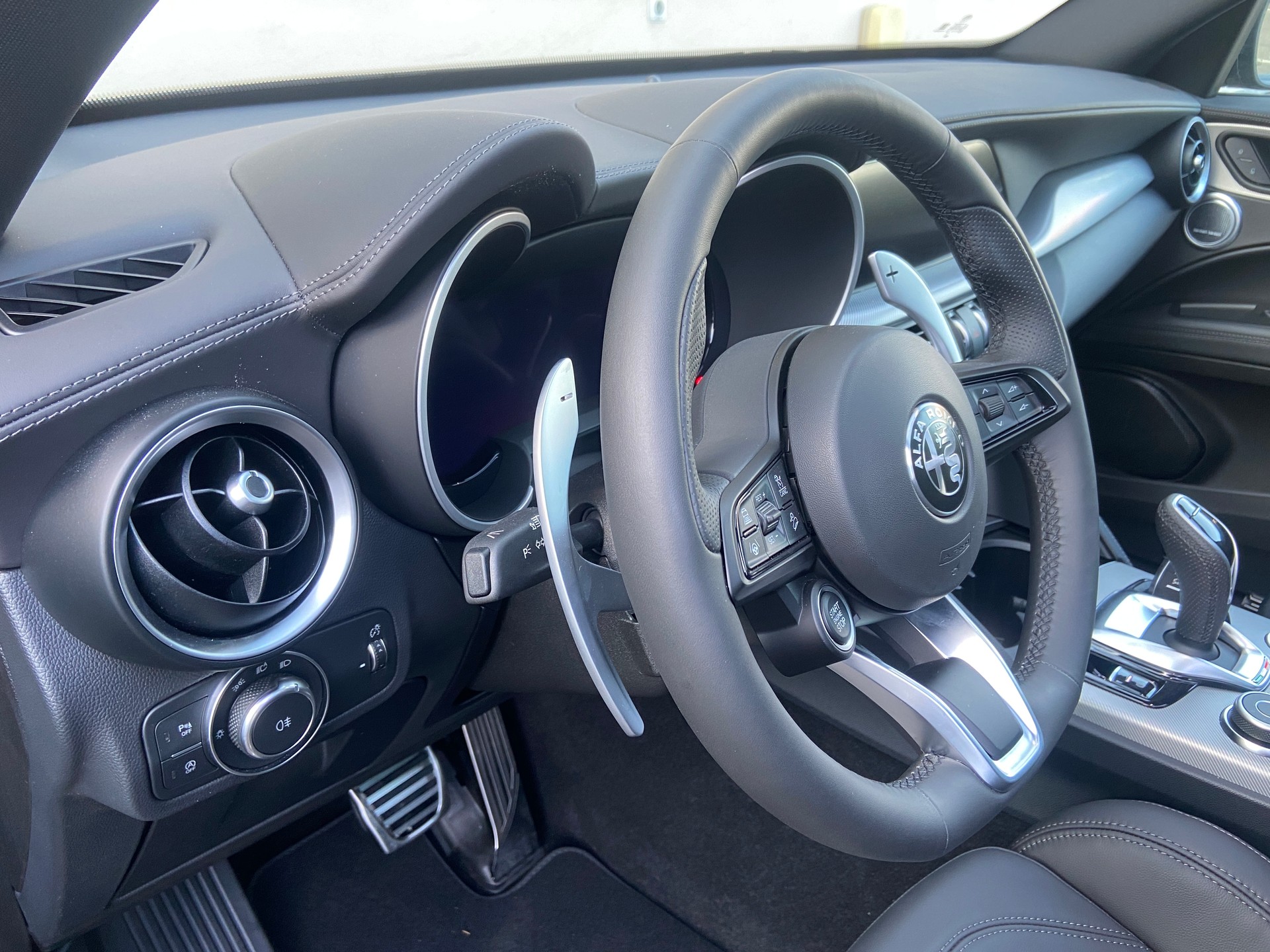 ALFA ROMEO Stelvio 2.0 Veloce Pack Premium Sky Q4 AT8-image-5