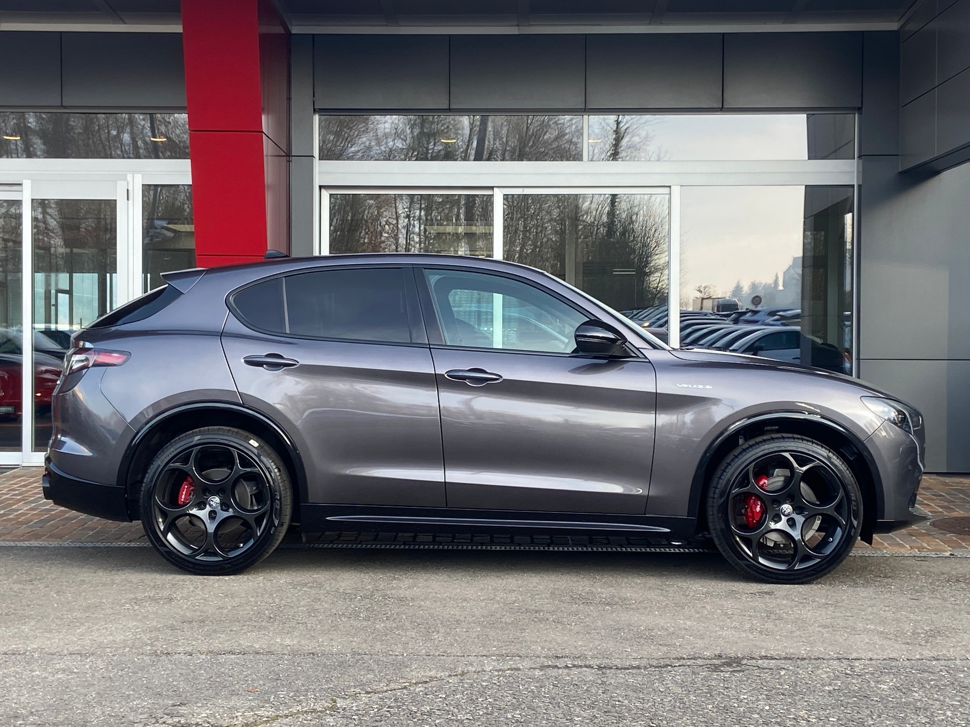 ALFA ROMEO Stelvio 2.0 Veloce Pack Premium Sky Q4 AT8-image-8
