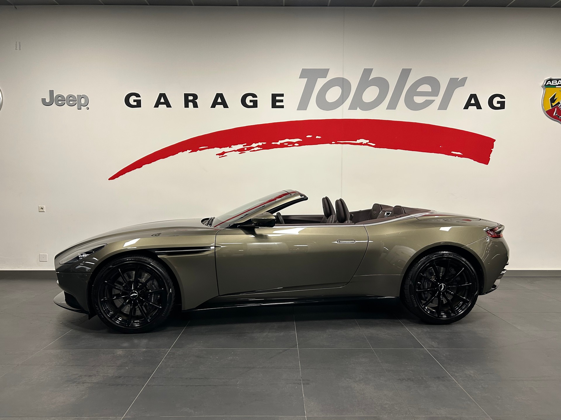 ASTON MARTIN DB11 V8 Volante Touchtronic 3-image-8
