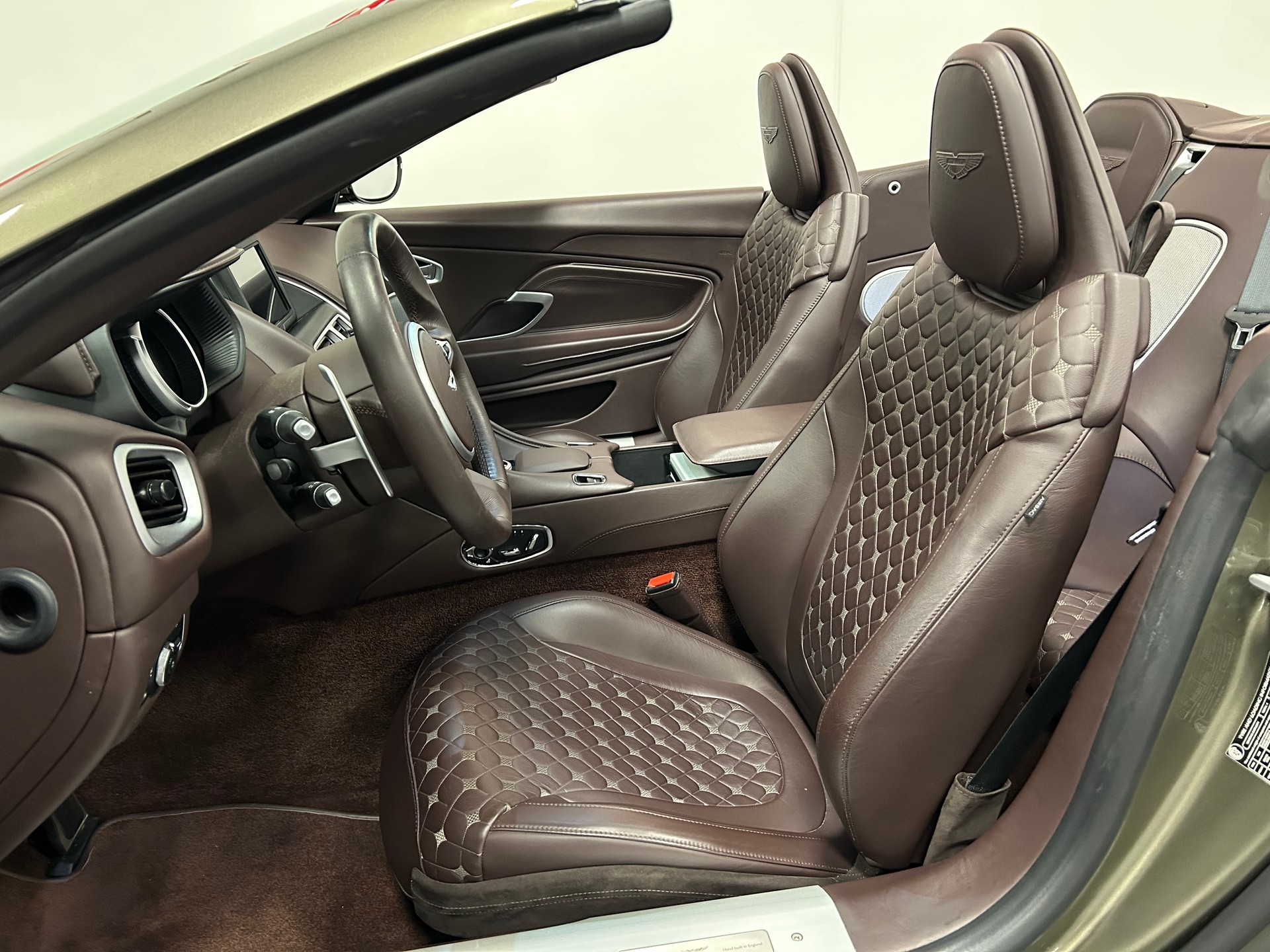 ASTON MARTIN DB11 V8 Volante Touchtronic 3-image-15