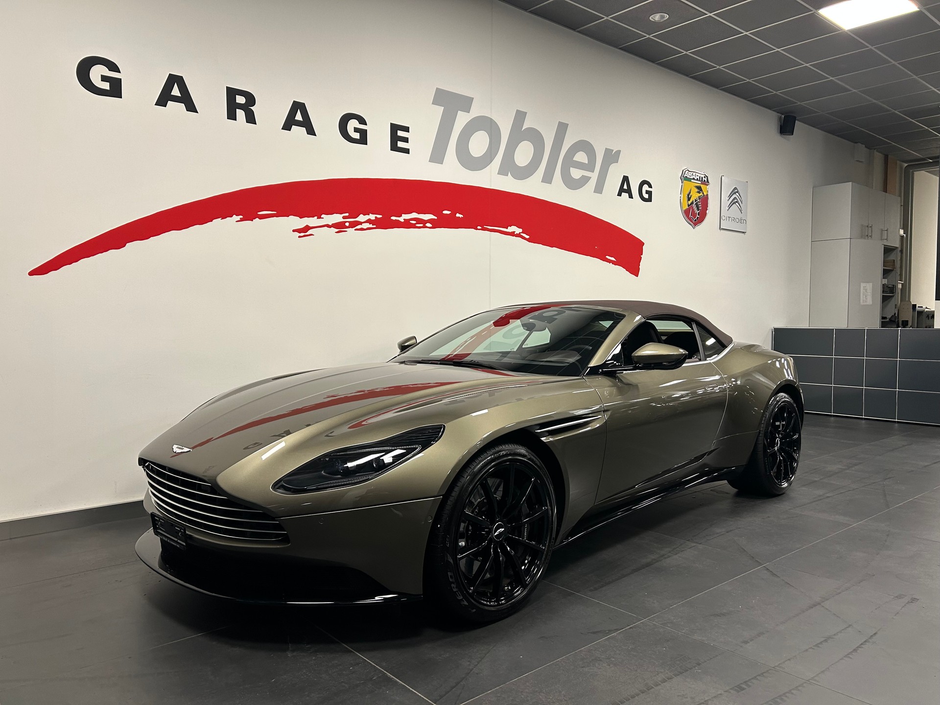 ASTON MARTIN DB11 V8 Volante Touchtronic 3-image-7