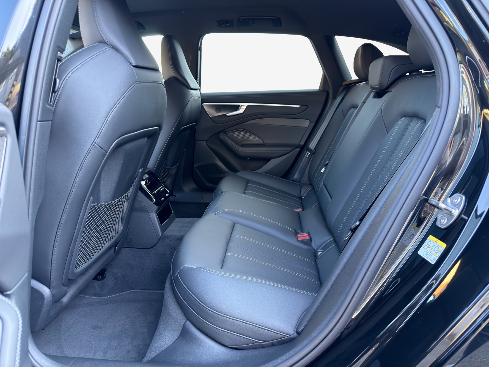 AUDI A6 Avant TDI quattro 150 kW S tronic-image-11