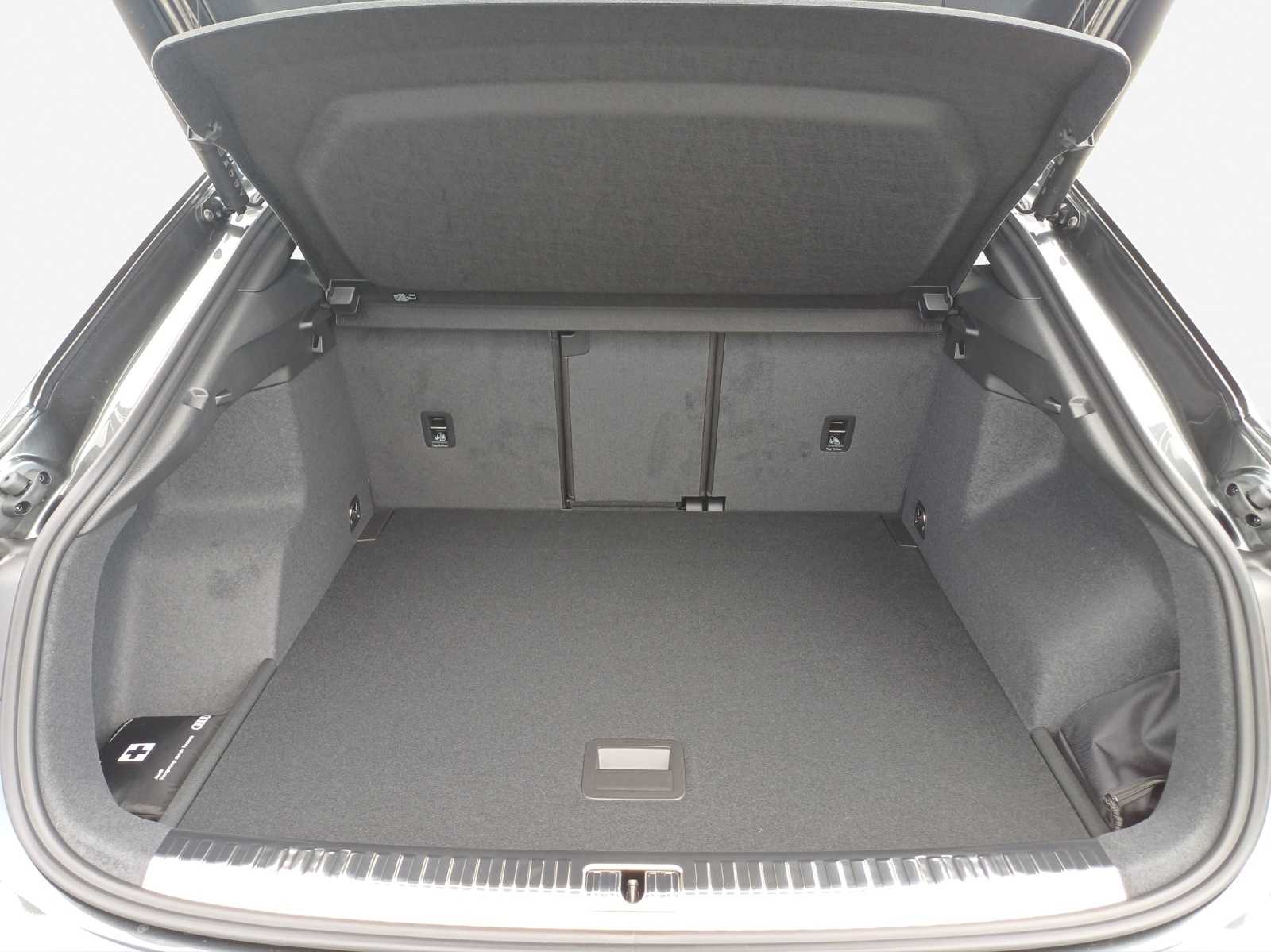 AUDI Q3 Sportback 35 TFSI S line Attraction S-tronic-image-12