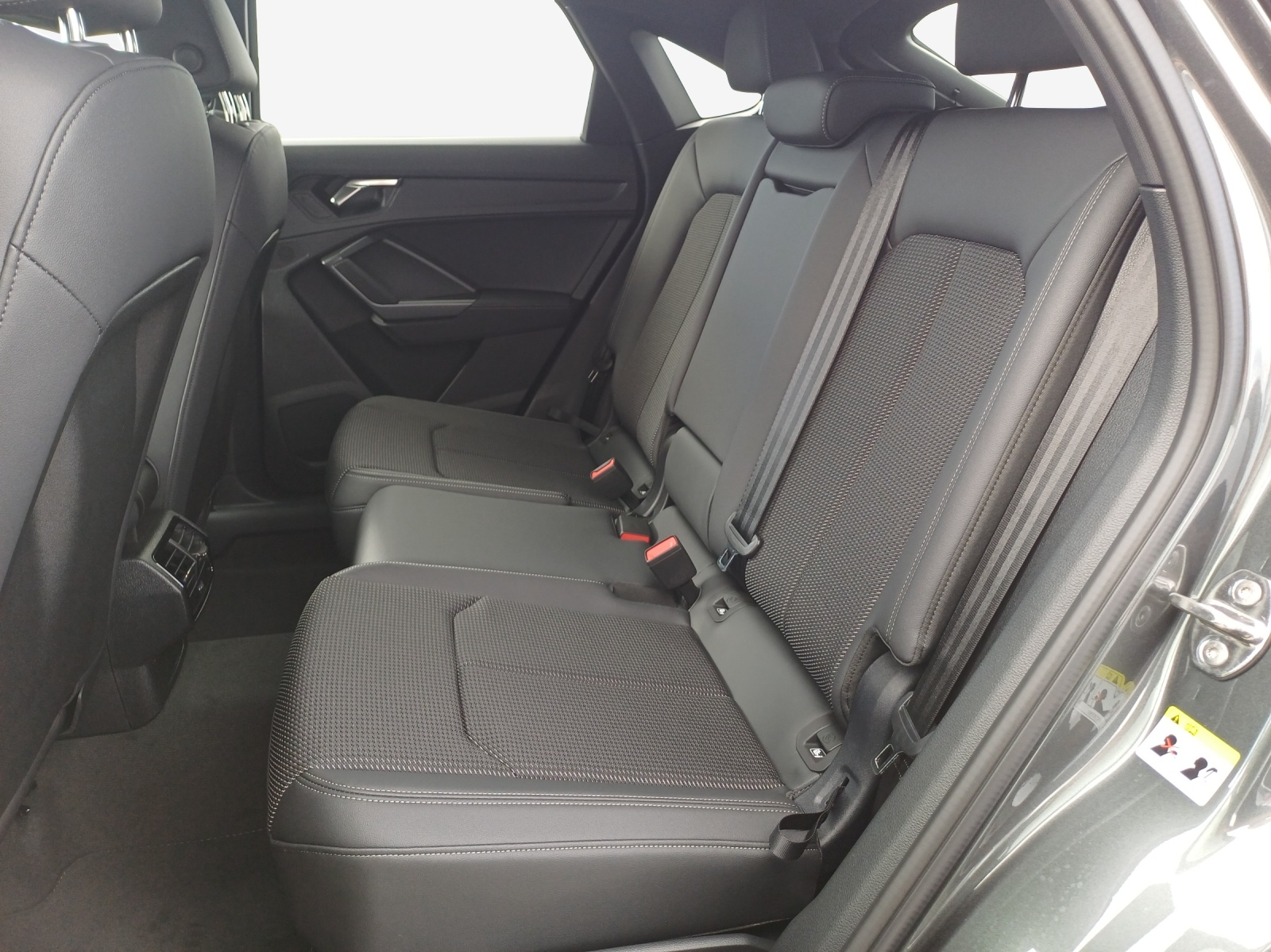 AUDI Q3 Sportback 35 TFSI S line Attraction S-tronic-image-11