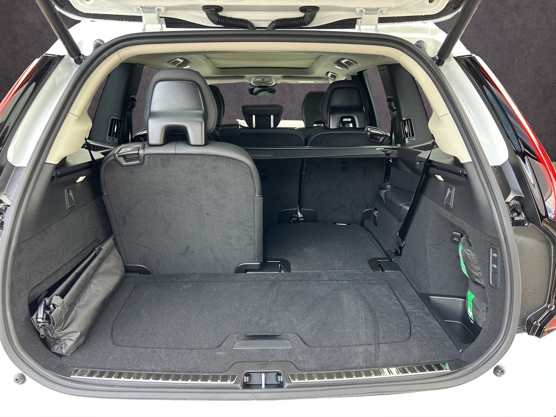 VOLVO XC90 2.0 T8 TE Plus Dark eAWD-image-13