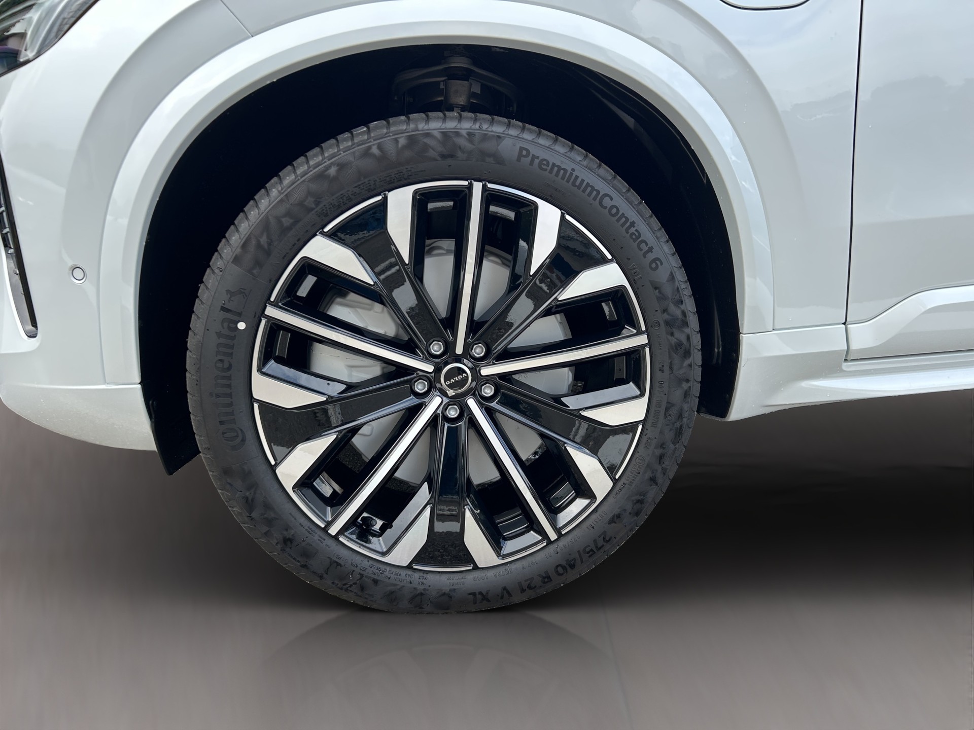 VOLVO XC90 2.0 T8 TE Plus Dark eAWD-image-9