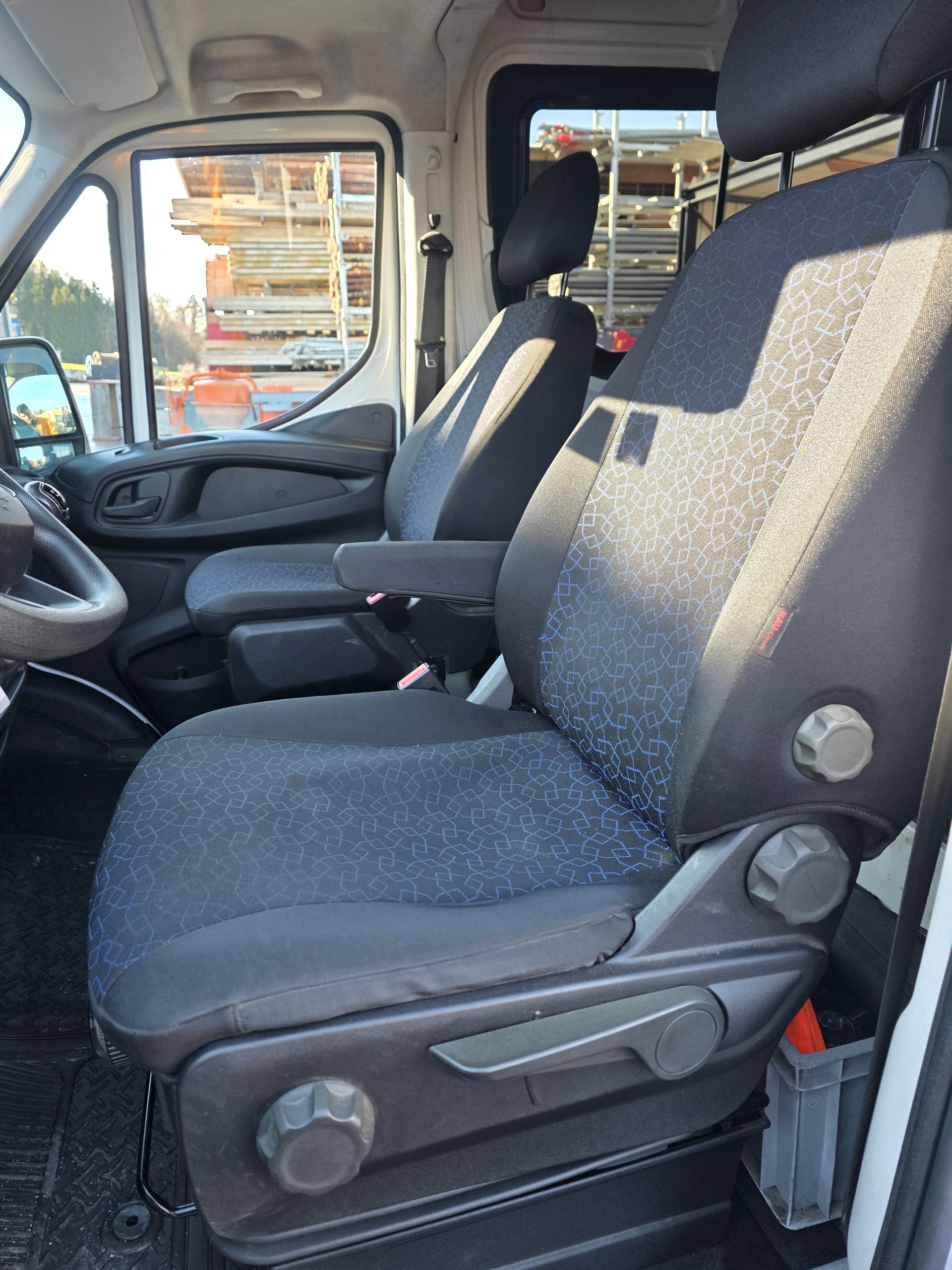IVECO DAILY 35S14-image-2