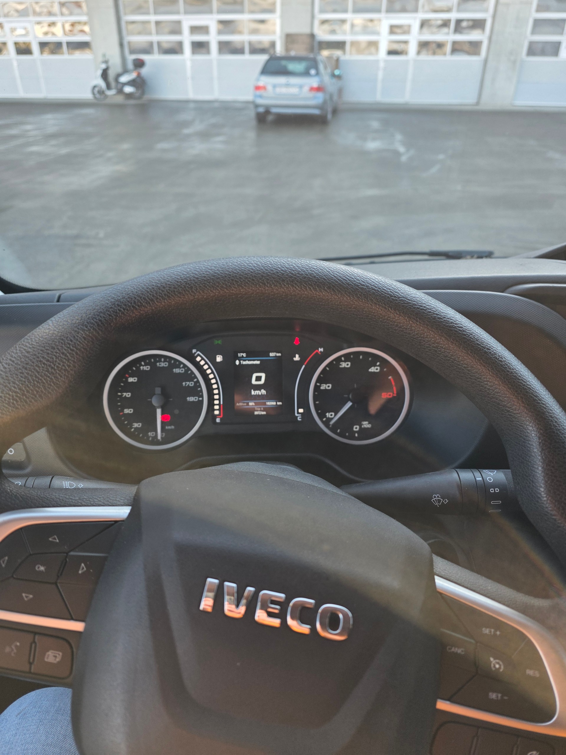 IVECO DAILY 35S14-image-4