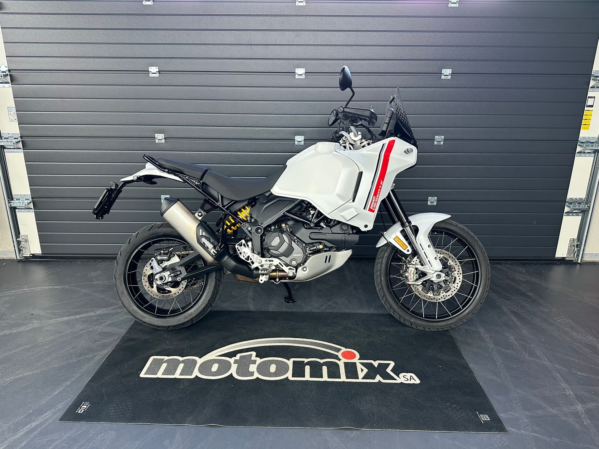 DUCATI 937 DESERT X-showroom-element-2