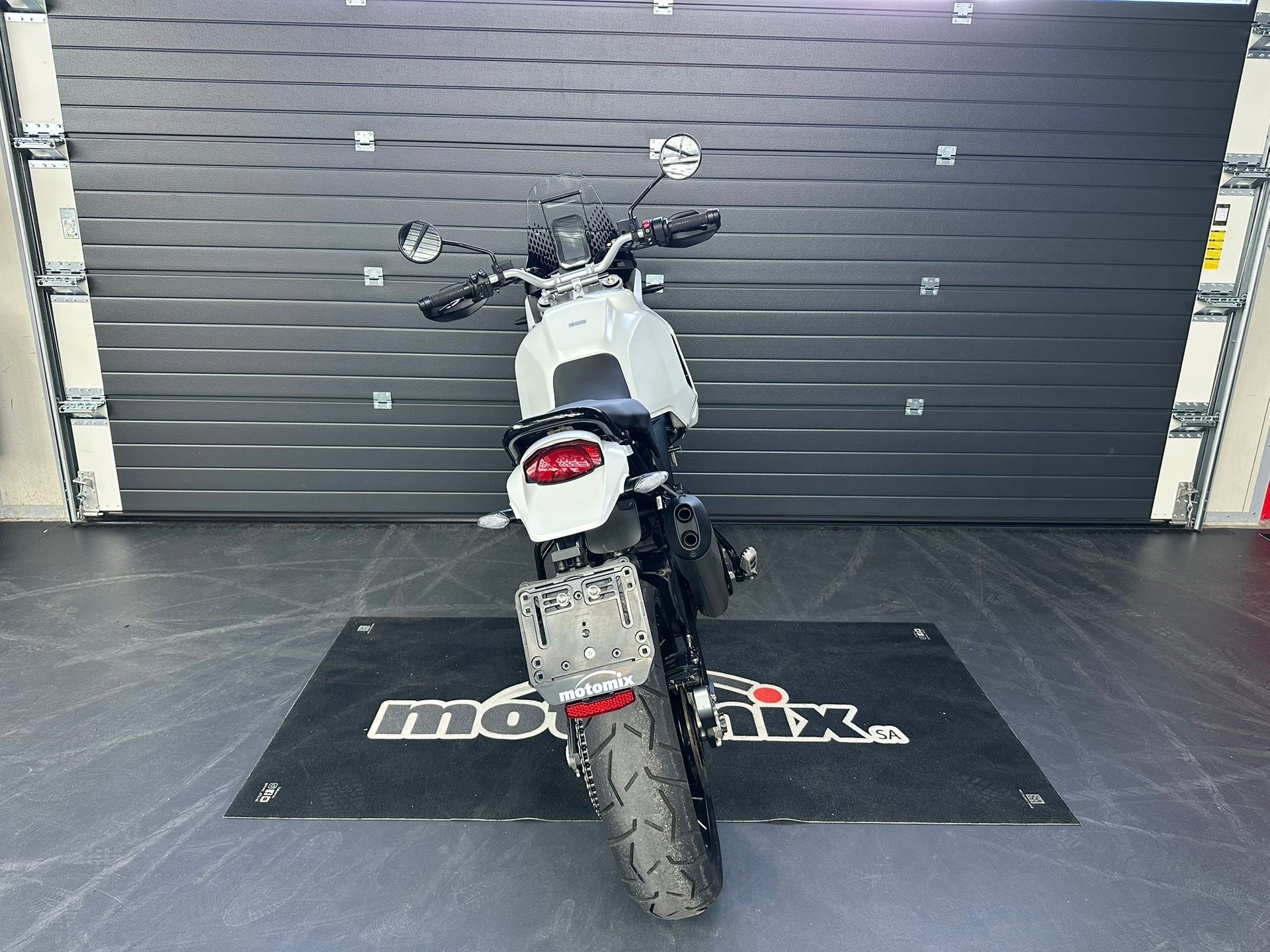DUCATI 937 DESERT X-showroom-element-3
