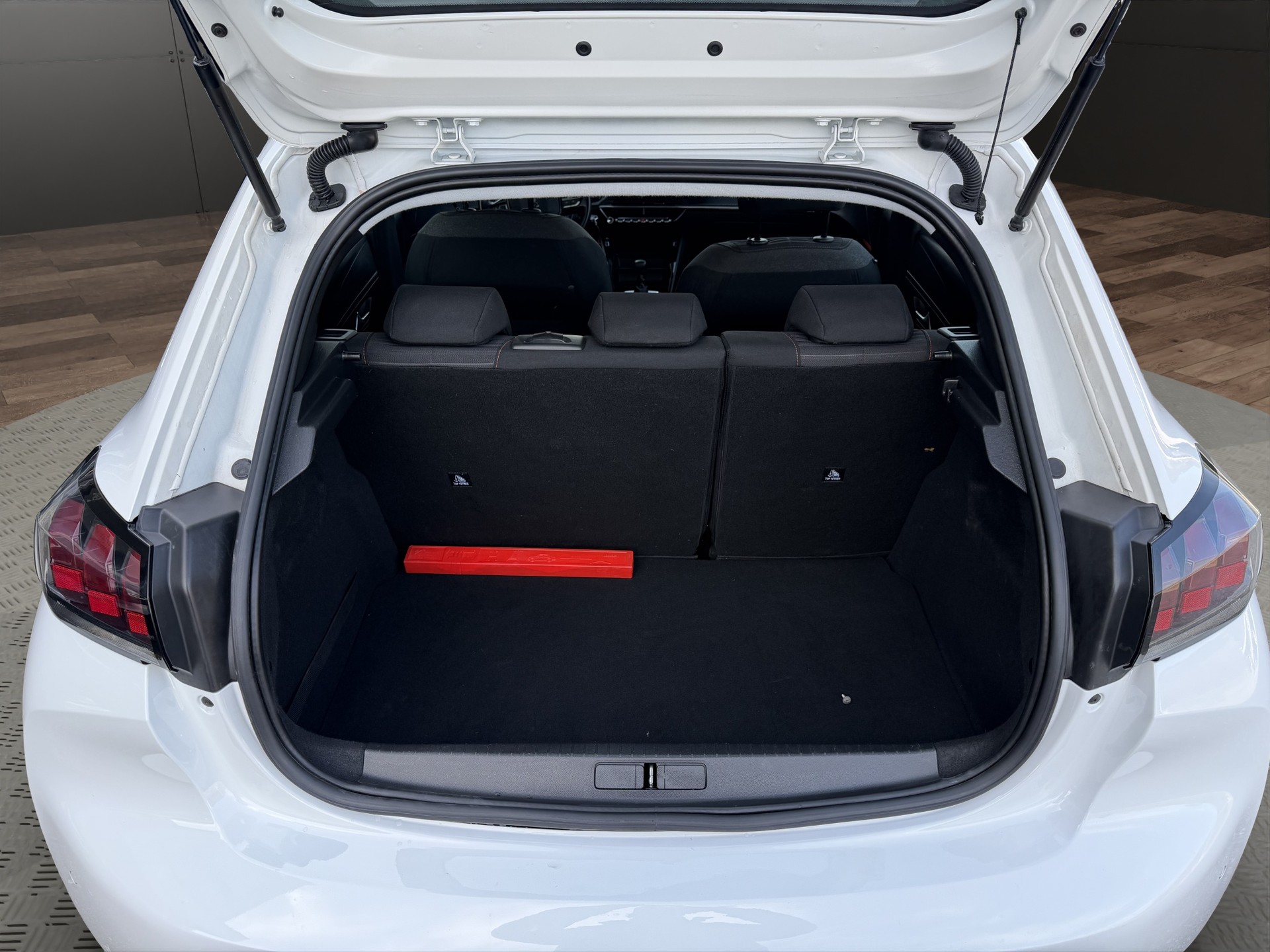 PEUGEOT 208 1.2 PureTech Active-image-4