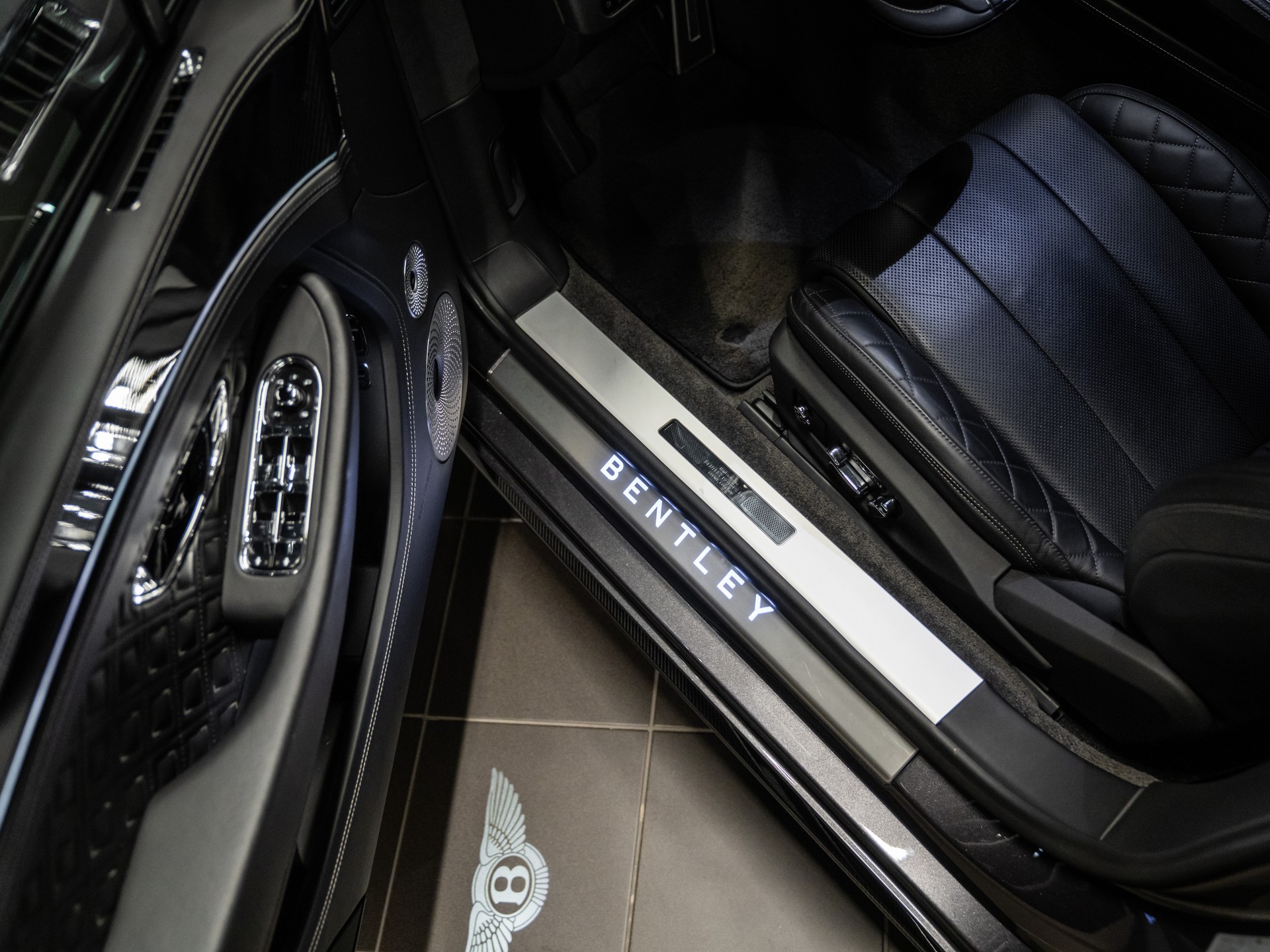 BENTLEY Continental GT 4.0 V8-image-5