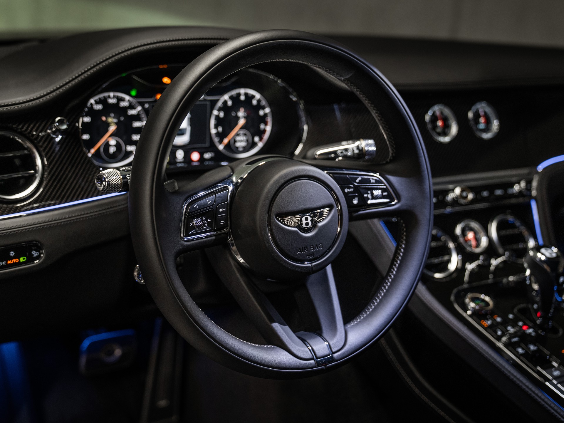 BENTLEY Continental GT 4.0 V8-image-6