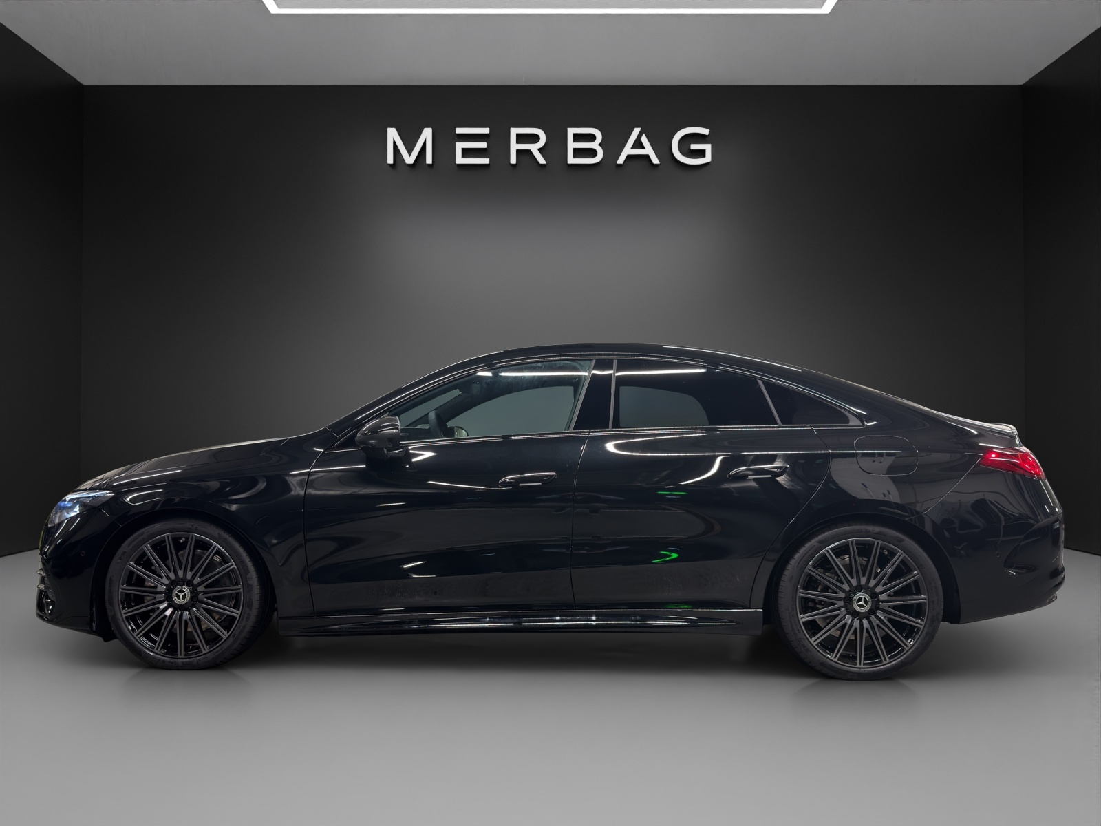 MERCEDES-BENZ CLA 220 8G-DCT 4Matic-image-5