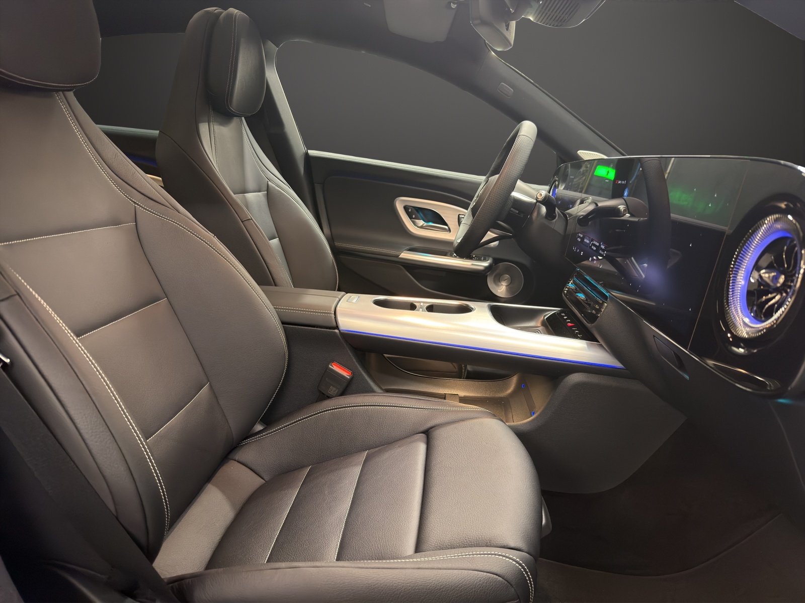 MERCEDES-BENZ CLA 220 8G-DCT 4Matic-image-12