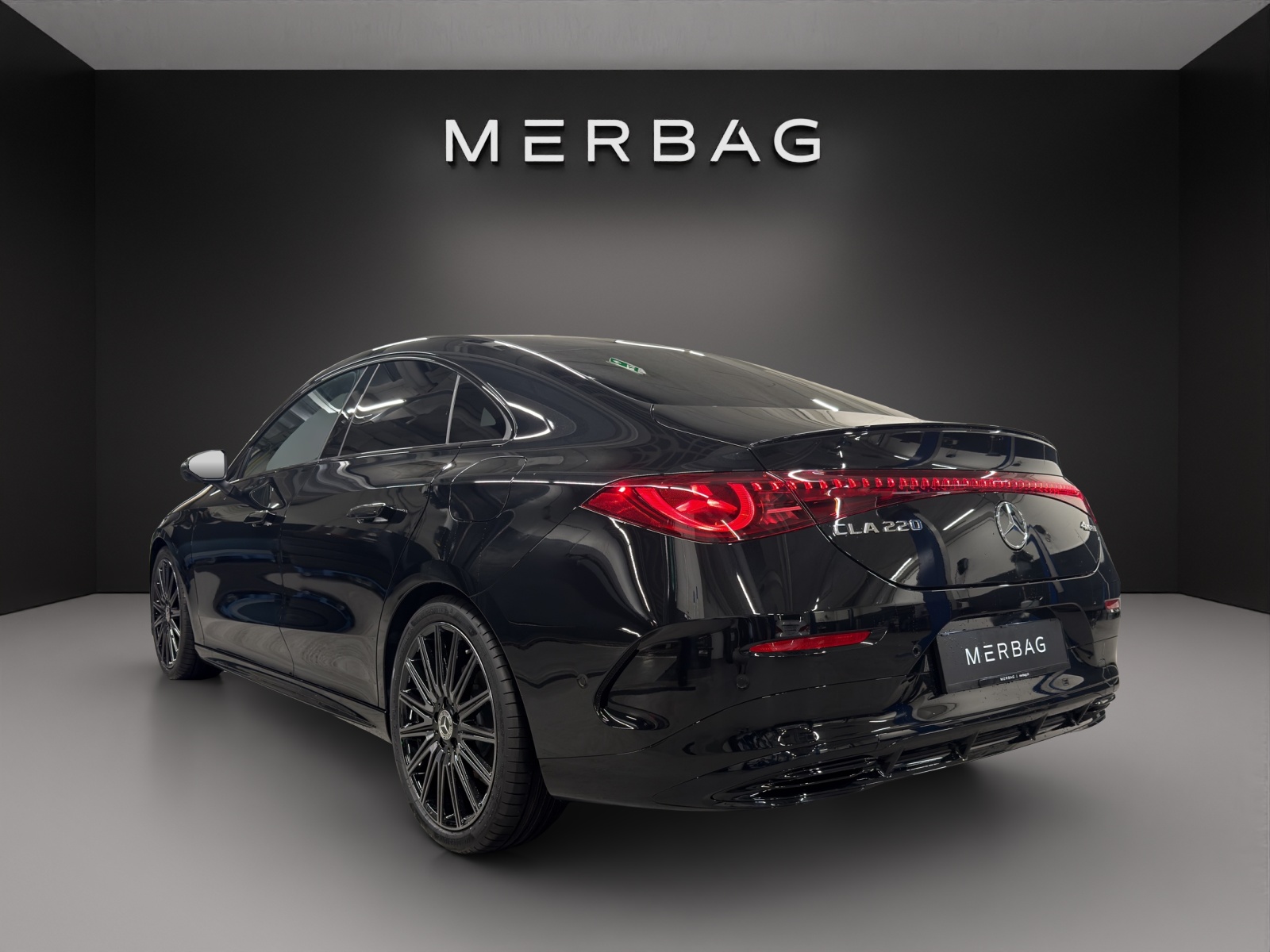 MERCEDES-BENZ CLA 220 8G-DCT 4Matic-image-4