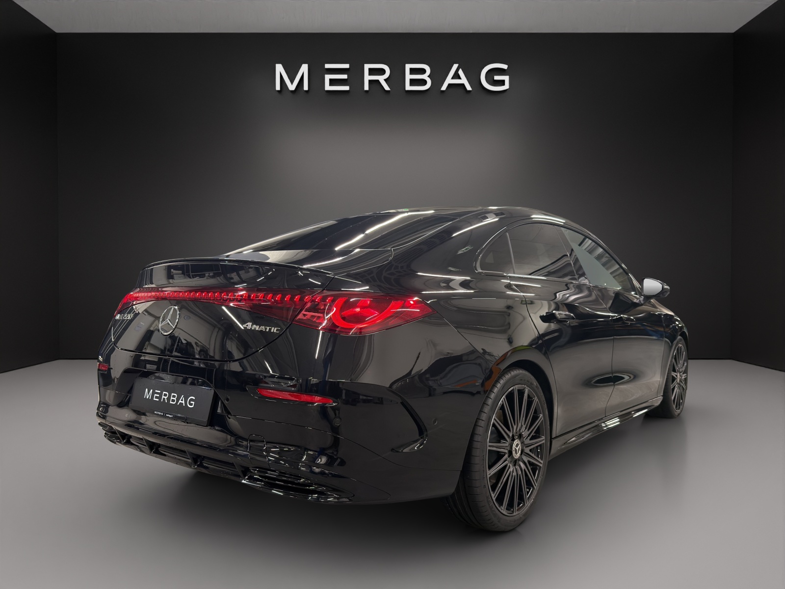 MERCEDES-BENZ CLA 220 8G-DCT 4Matic-image-2