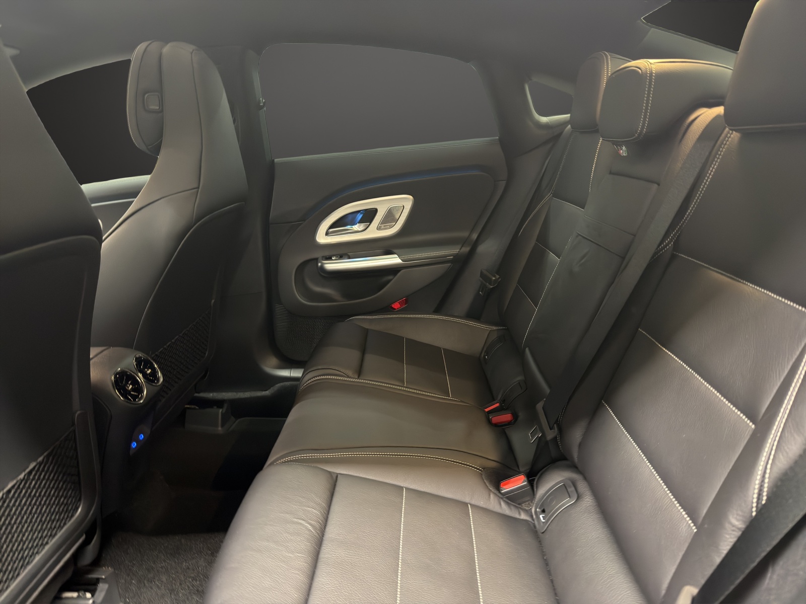 MERCEDES-BENZ CLA 220 8G-DCT 4Matic-image-11