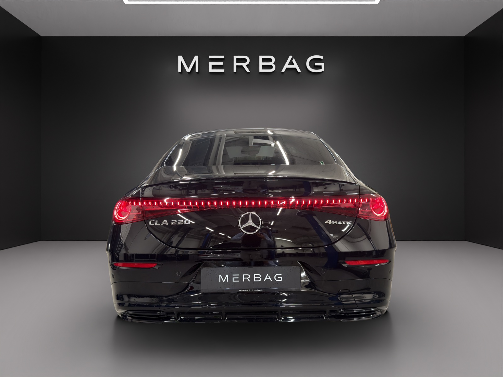 MERCEDES-BENZ CLA 220 8G-DCT 4Matic-image-3