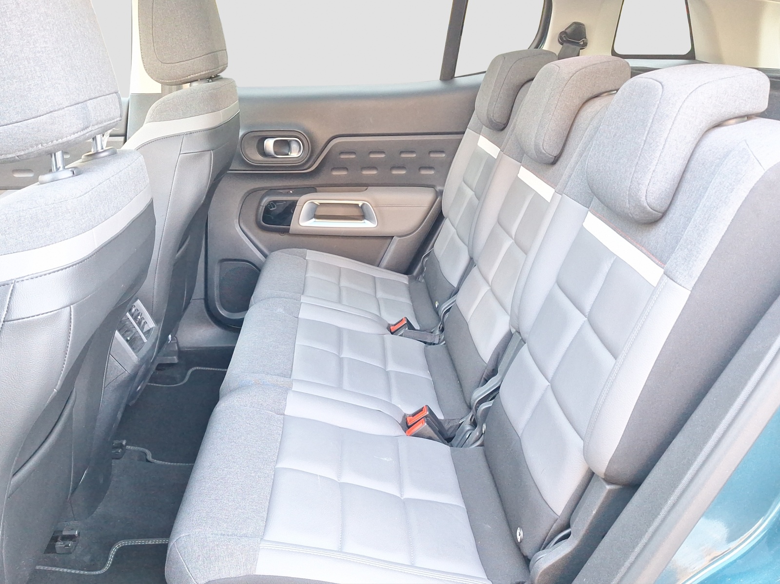 CITROEN C5 Aircross 1.6 Plug-in Hybrid Shine-image-10